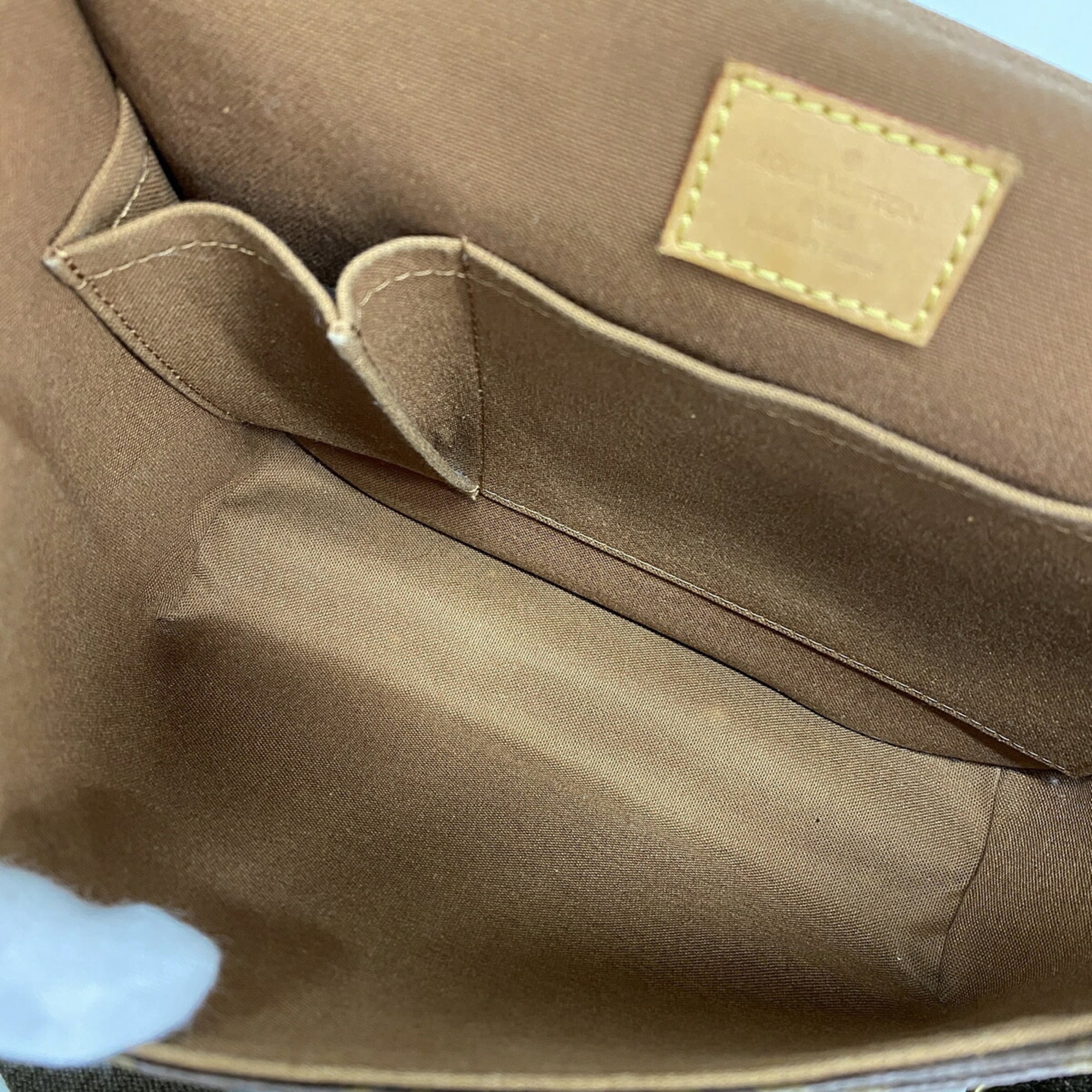Louis Vuitton Brown Shoulder Bag (Pre-Owned)