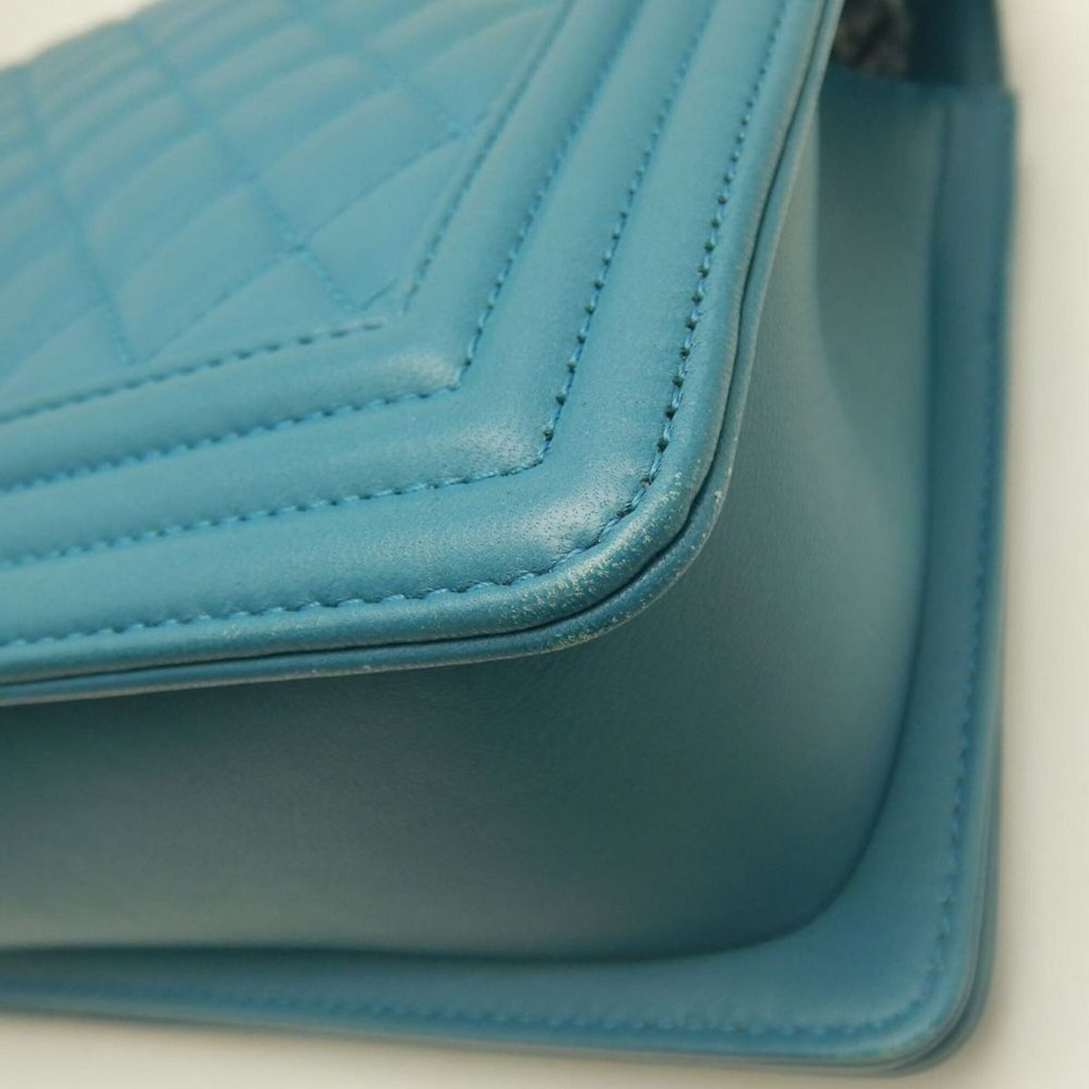 Chanel Matelasse Blue Leather Shoulder Bag (Pre-Owned)