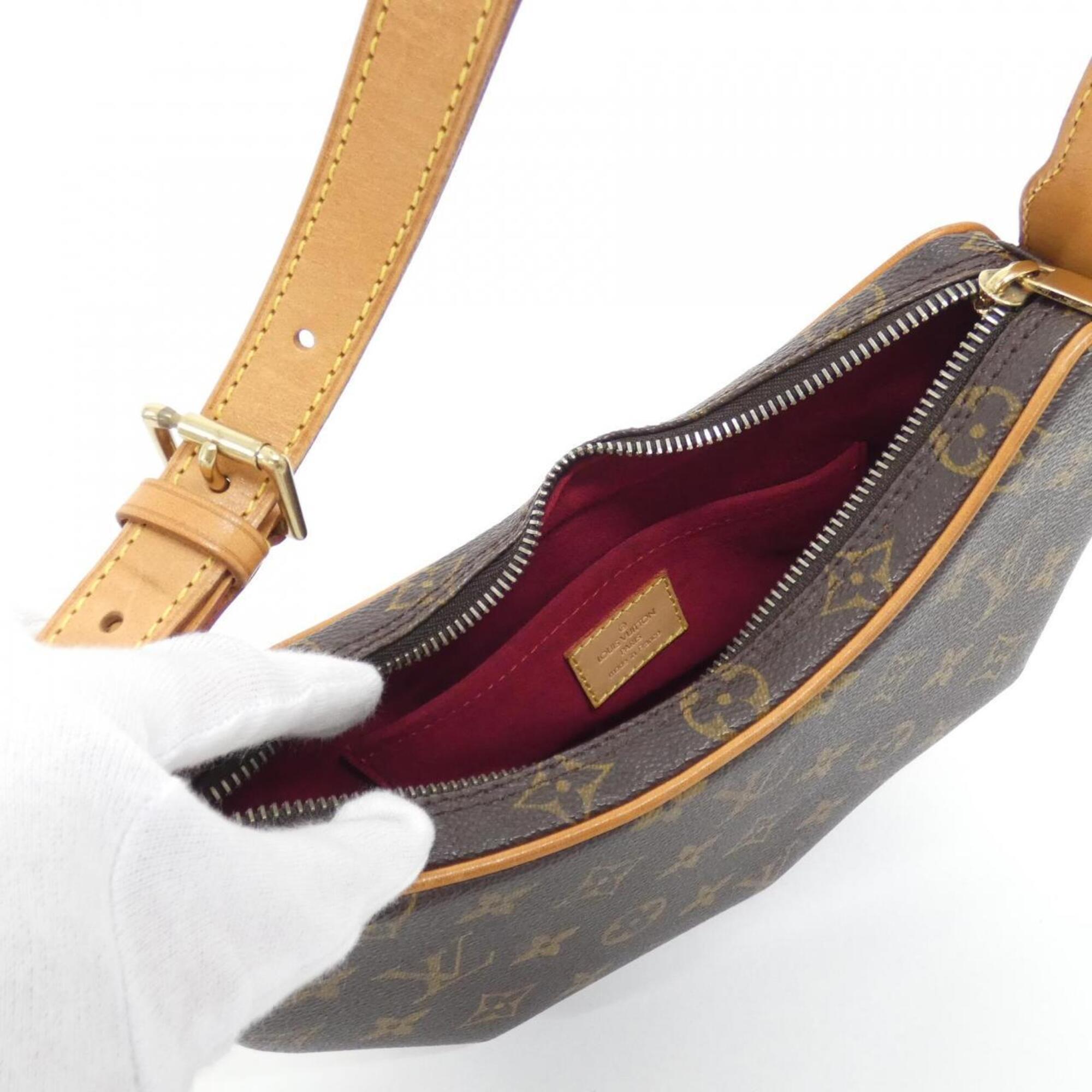 Louis Vuitton Marron Coated Canvas Shoulder Bag (Pre-Owned)