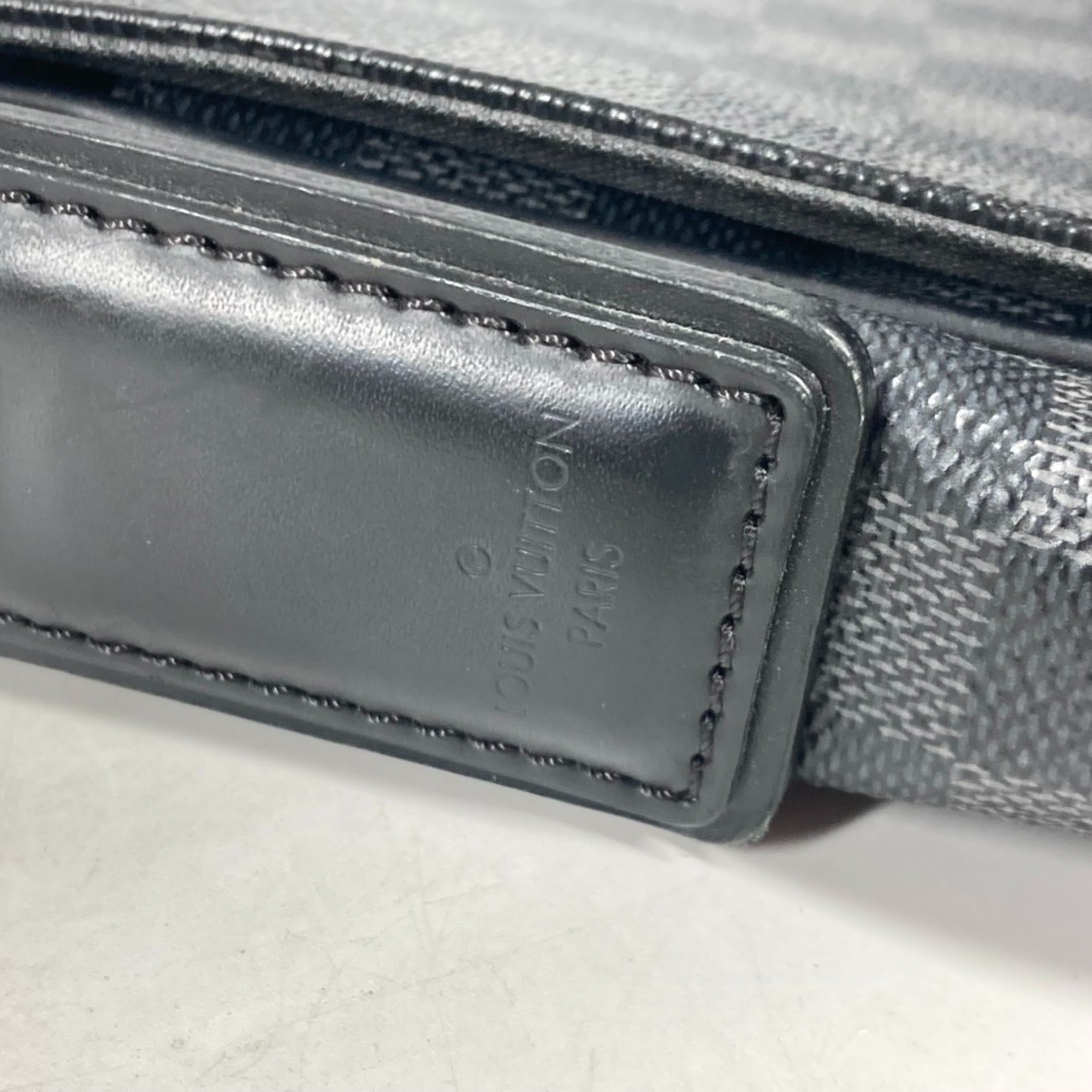 Louis Vuitton Black Damier Graphite Shoulder Bag (Pre-Owned)