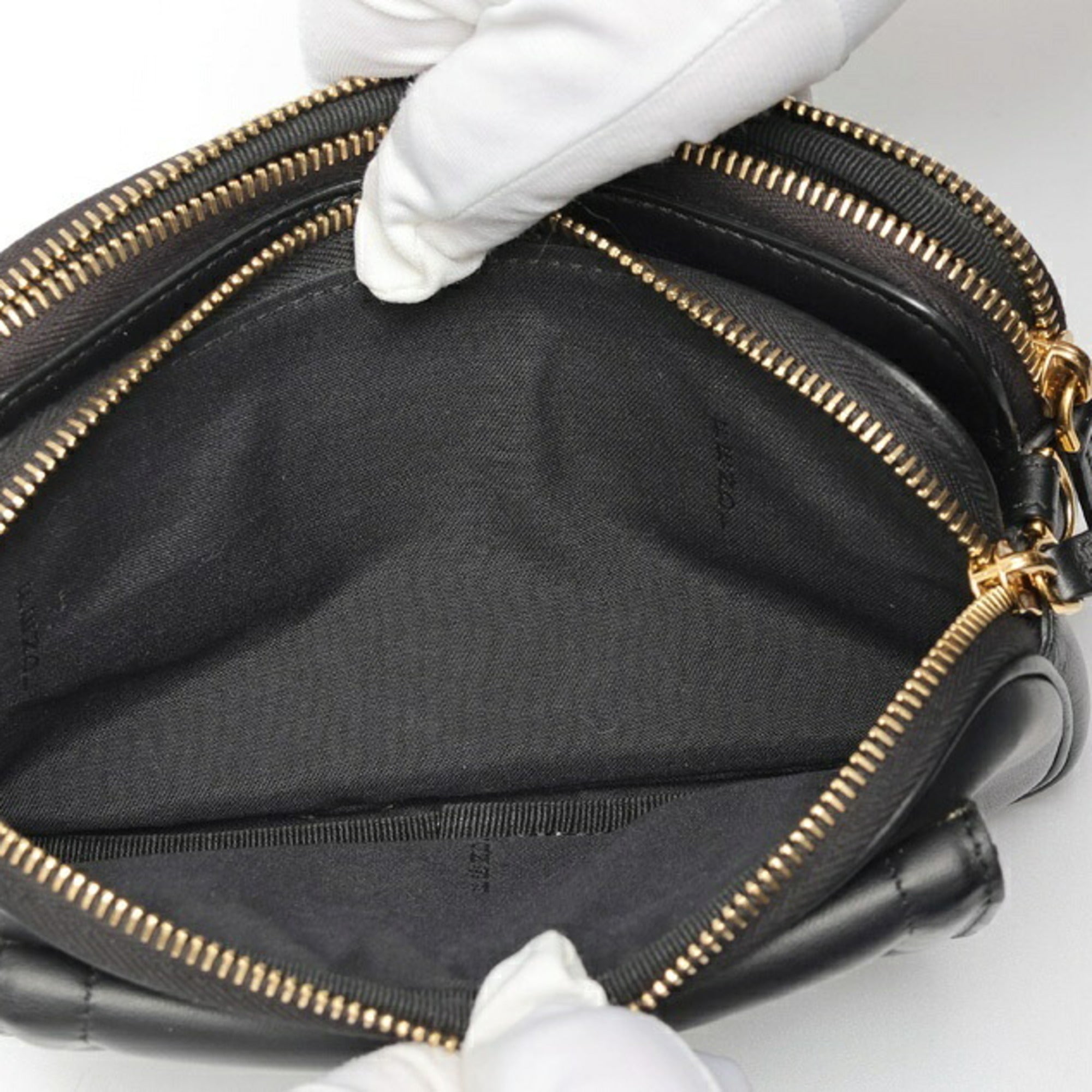 Fendi Black Leather Shoulder Bag (Pre-Owned)