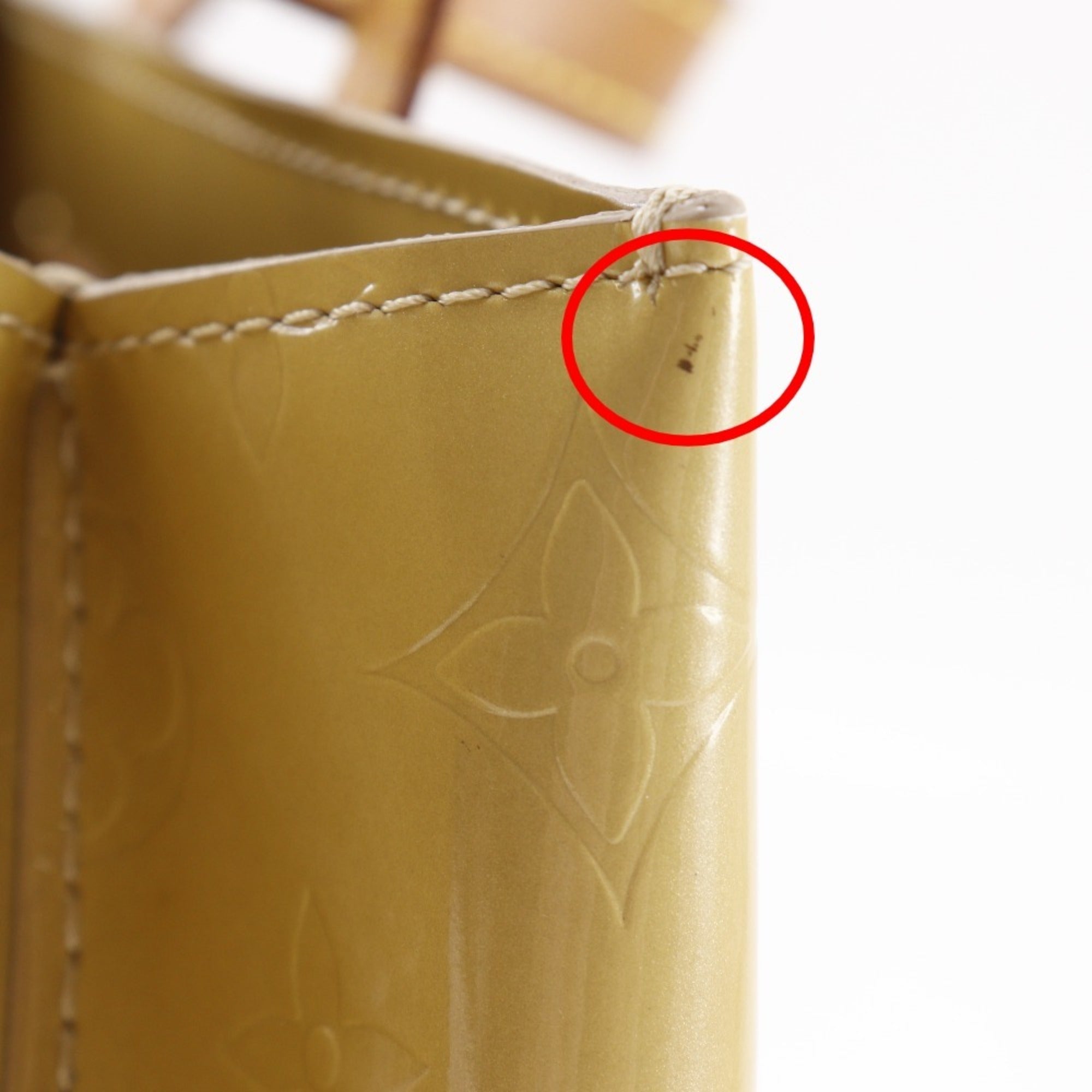 Louis Vuitton Beige Monogram Vernis Handbag (Pre-Owned)