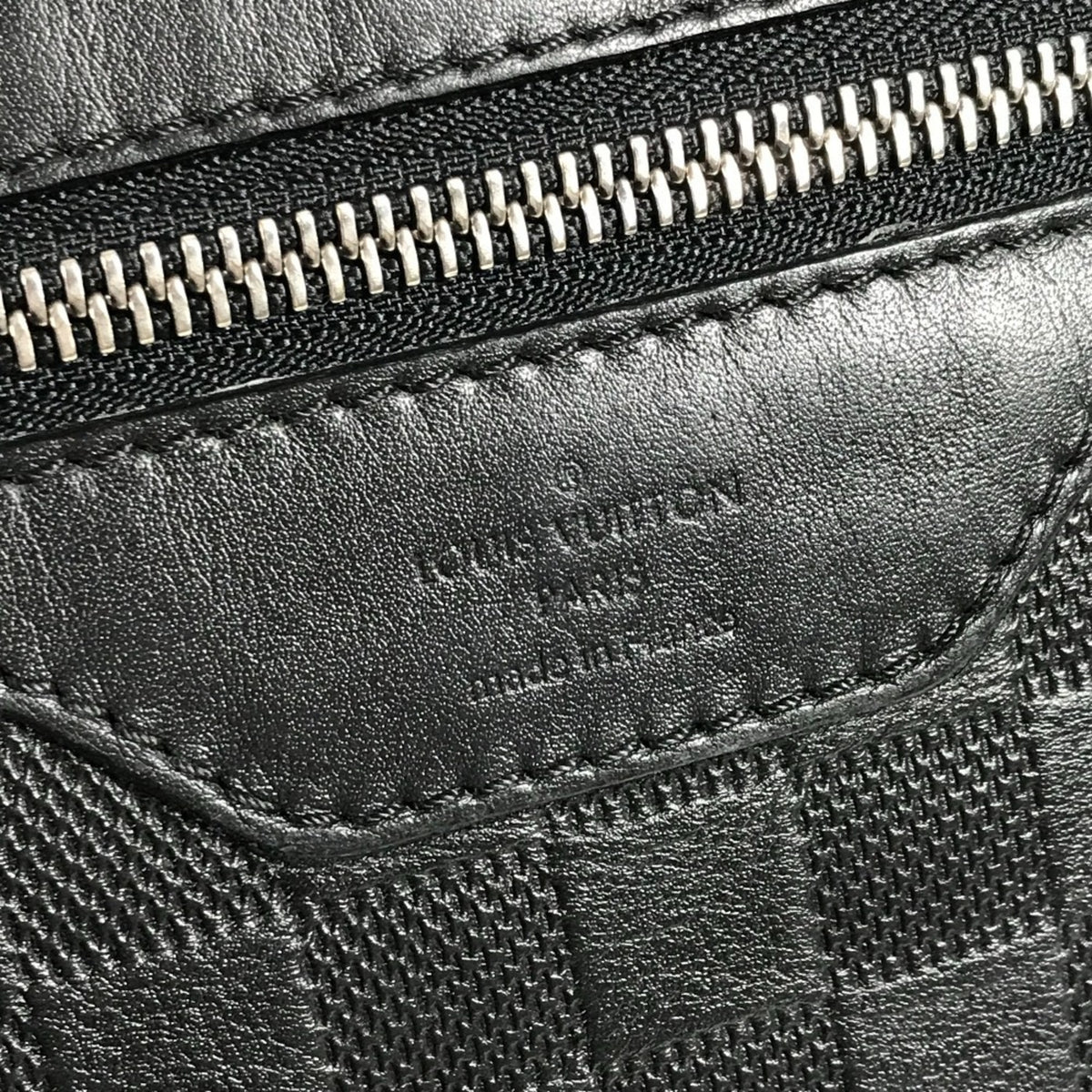 Louis Vuitton Black Onyx Damier Infini Leather Messenger Bag Shoulder Bag (Pre-Owned)