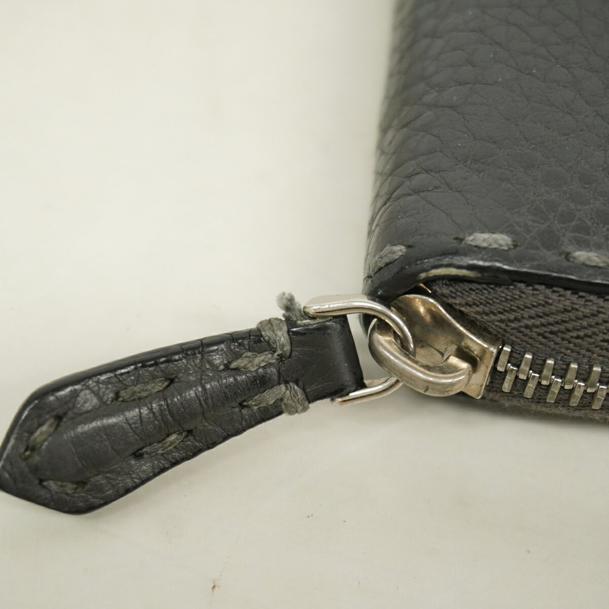 Fendi Black Leather Long Wallet (Bi-Fold) (Pre-Owned)