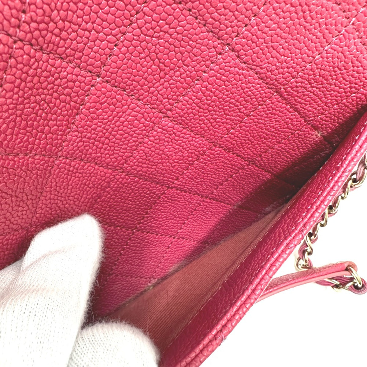 Chanel Pink Leather Shoulder Bag (Pre-Owned)