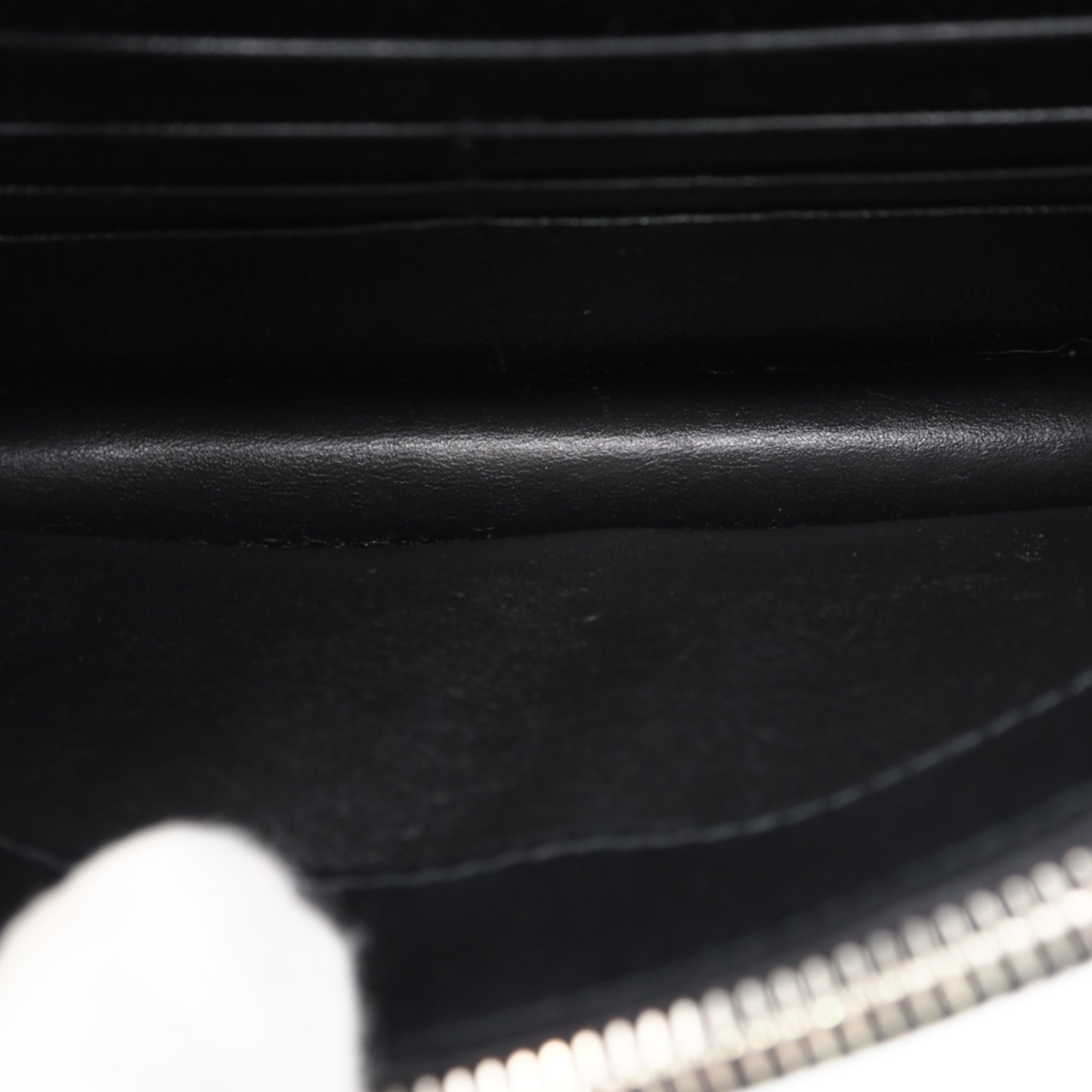 Yves Saint Laurent Black Leather Shoulder Bag (Pre-Owned)