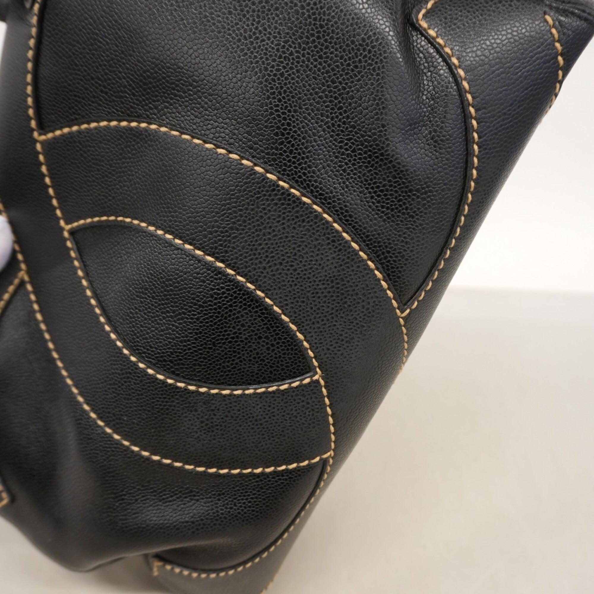 Chanel Black Grained Calfskin Tote Bag (Pre-Owned)