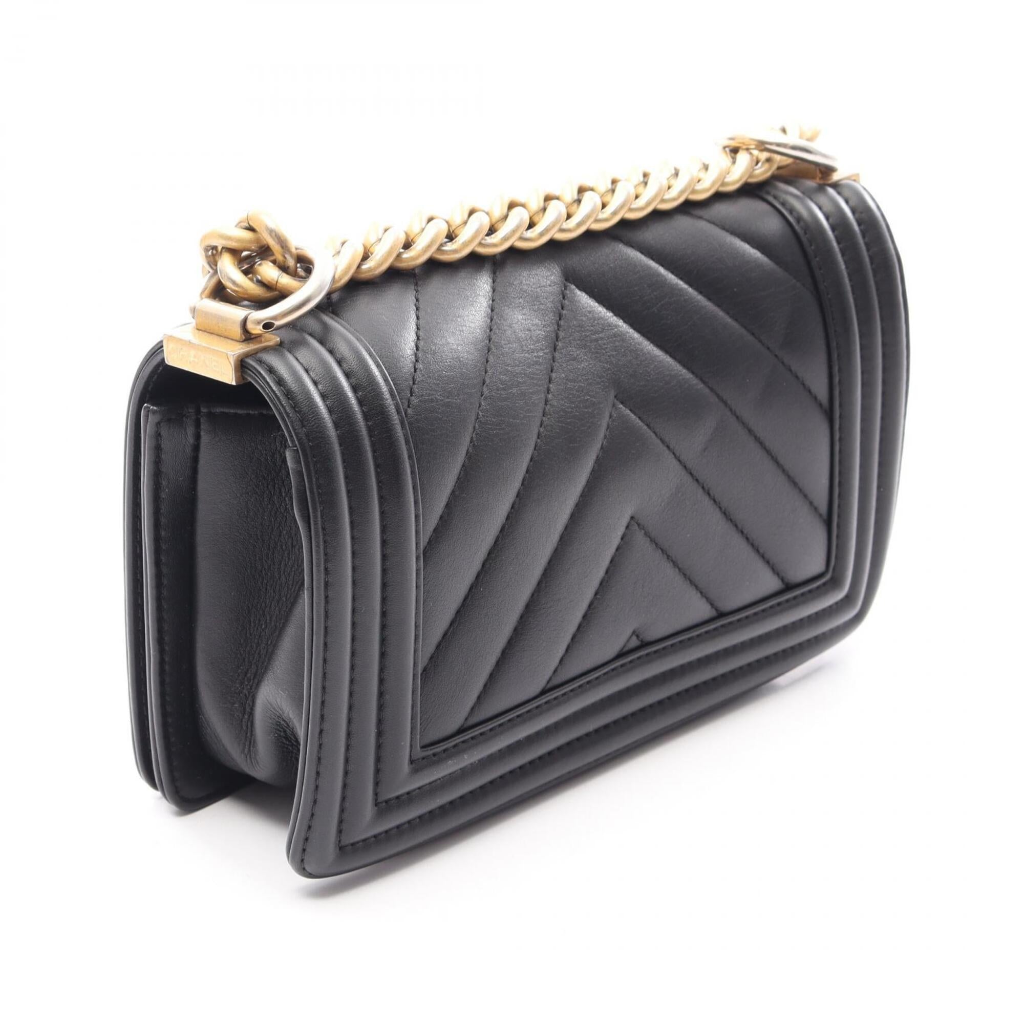 Chanel Black Leather Handbag Shoulder Bag (Pre-Owned)