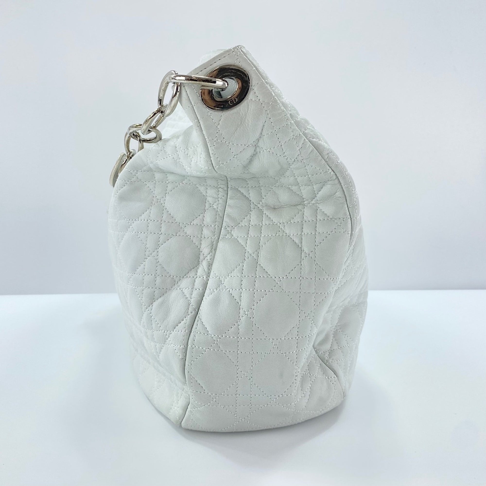 Christian Dior White Shoulder Bag (Pre-Owned)