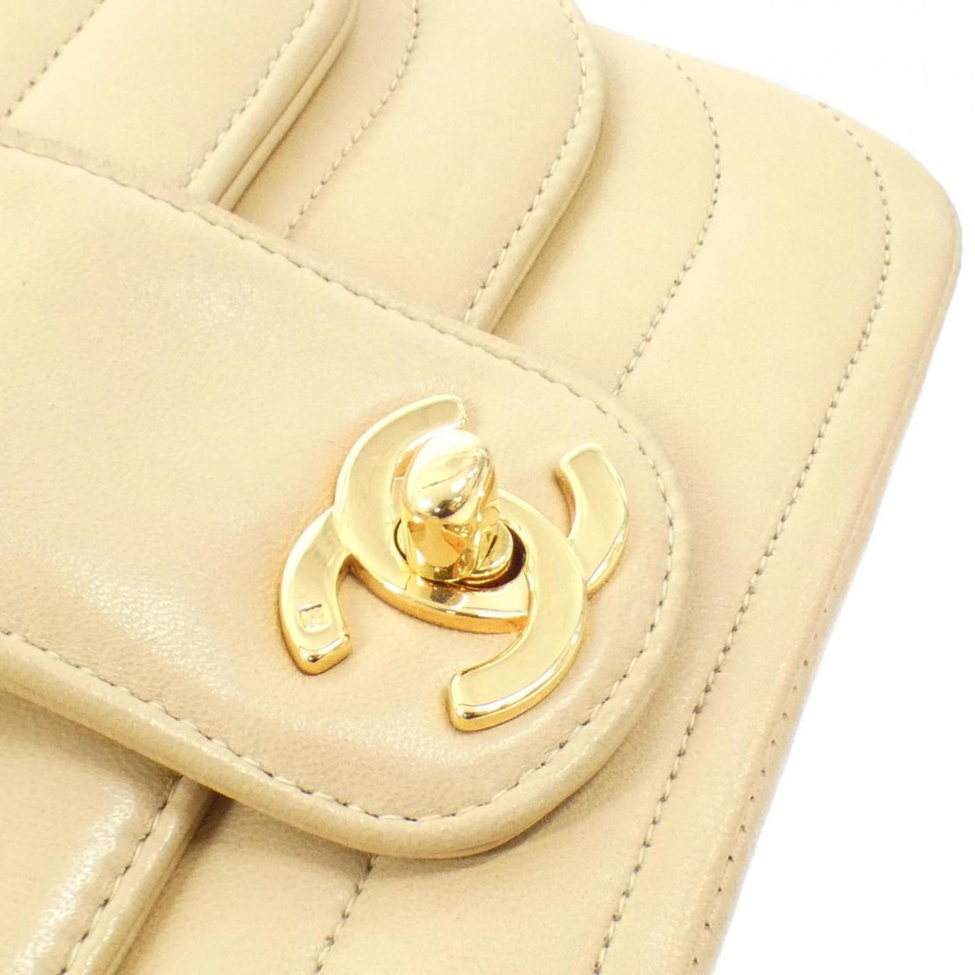 Chanel Beige Leather Shoulder Bag (Pre-Owned)