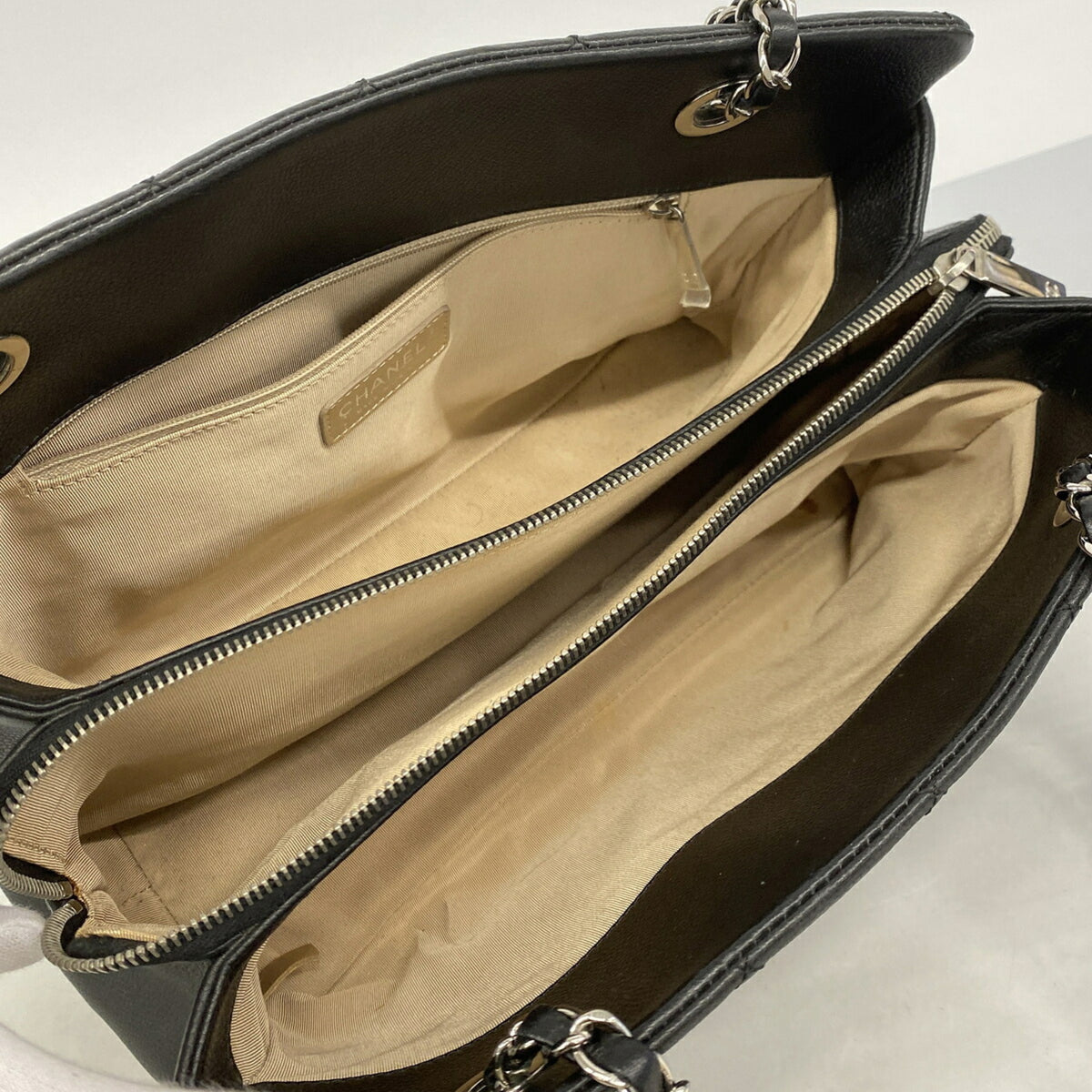 Chanel Black Grained Calfskin Tote Bag (Pre-Owned)