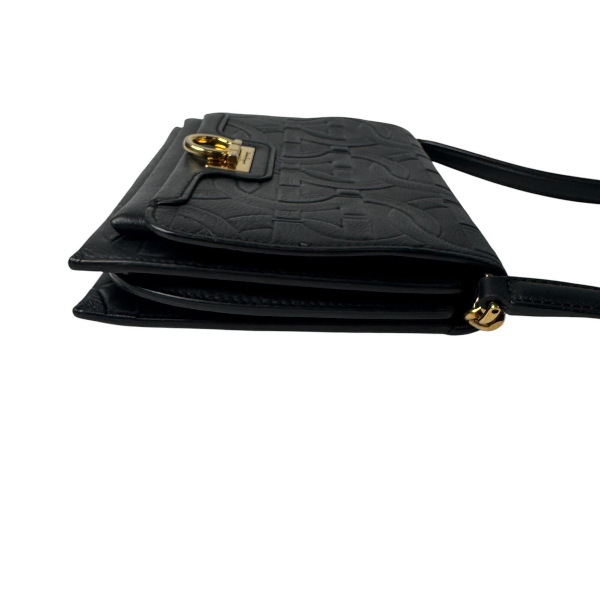 Salvatore Ferragamo Black Leather Shoulder Bag (Pre-Owned)