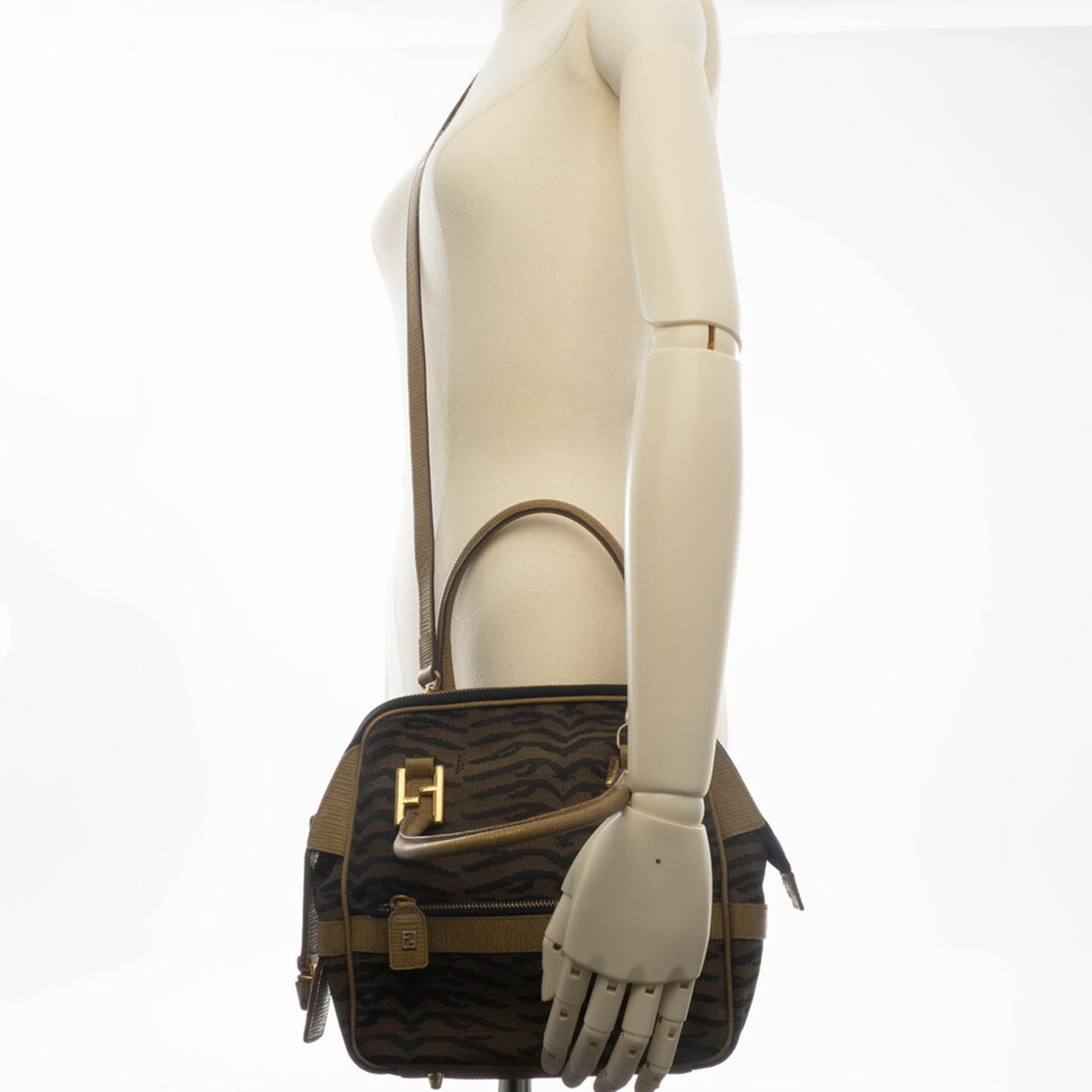 Fendi Brown Canvas Shoulder Bag (Pre-Owned)