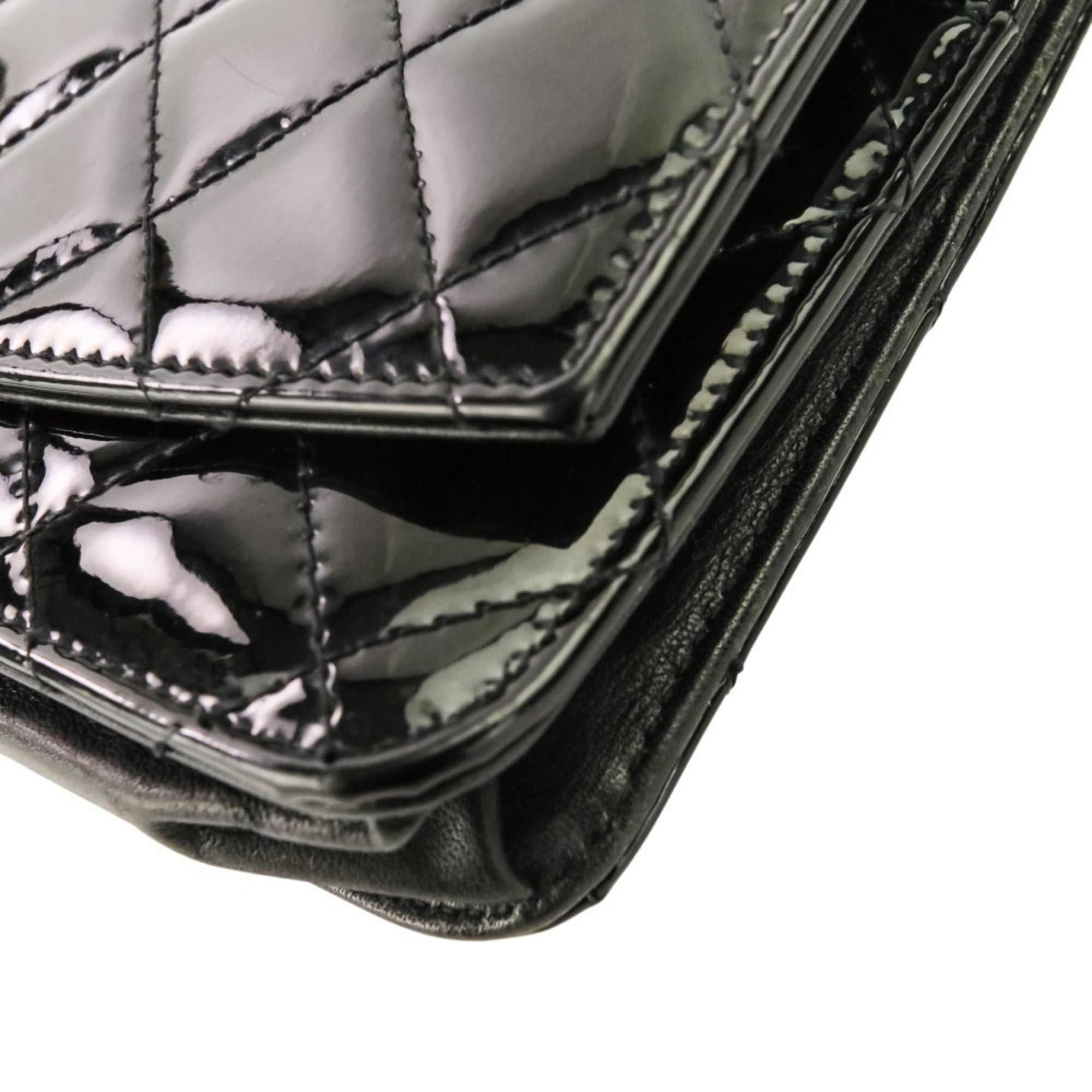 Chanel Matelasse Black Patent Leather Chain/Shoulder Wallet (Pre-Owned)