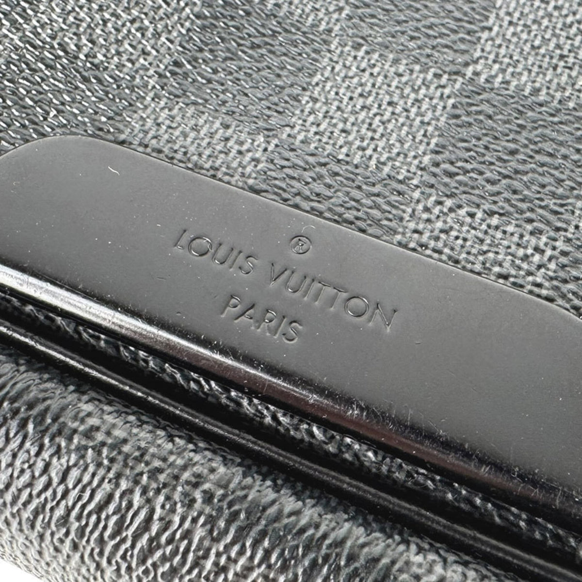 Louis Vuitton Black Damier Graphite Damier Graphite Shoulder Bag (Pre-Owned)