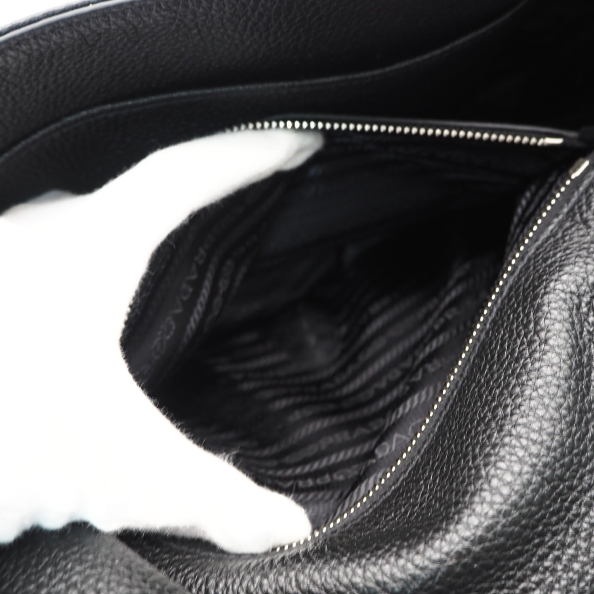 Prada Black Leather Shoulder Bag (Pre-Owned)