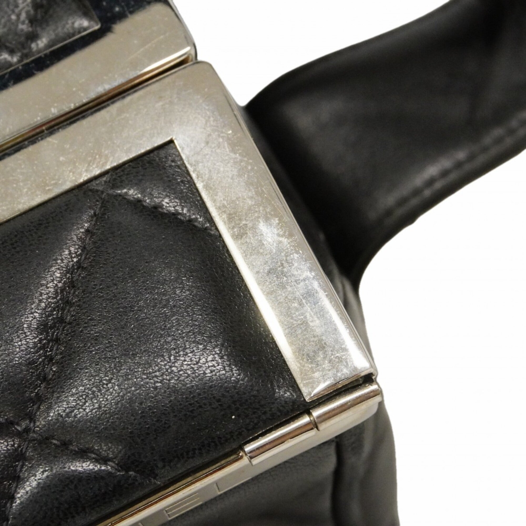 Chanel Black Leather Handbag (Pre-Owned)