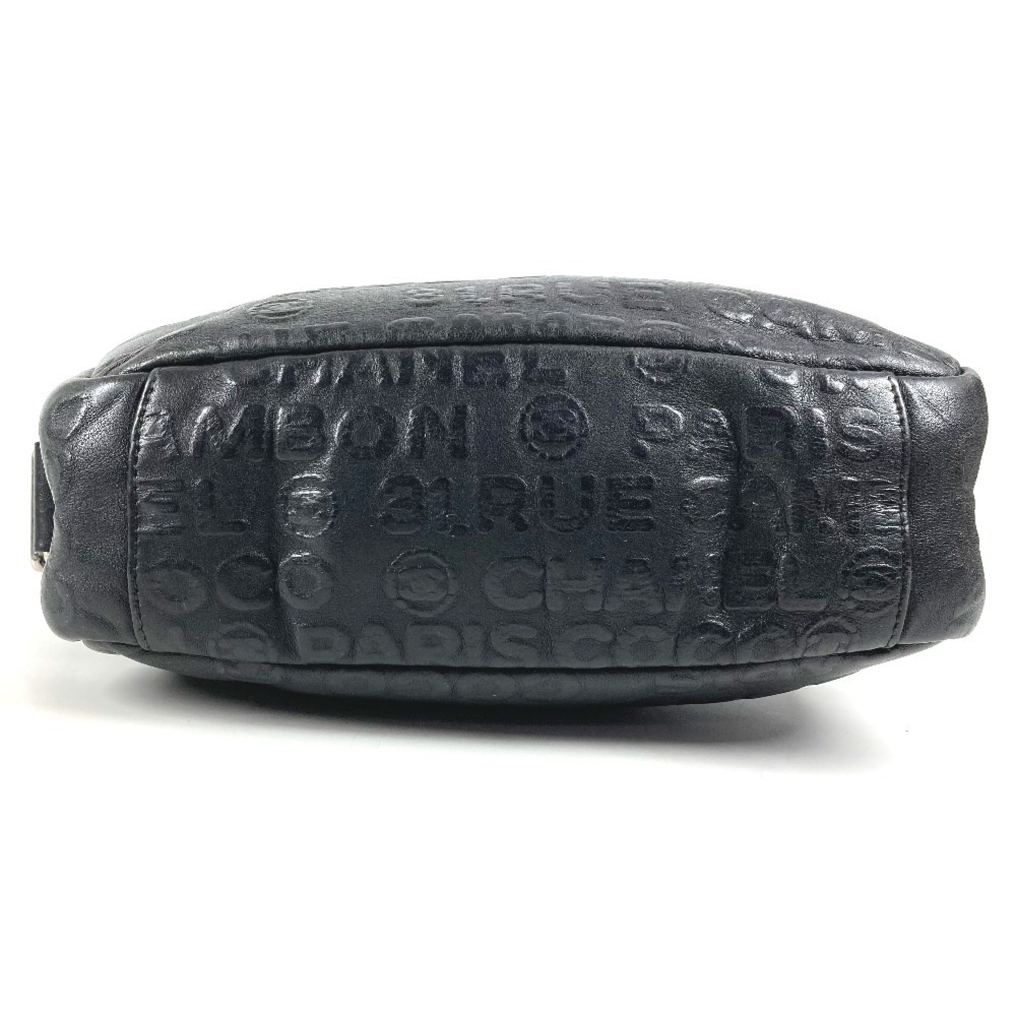 Chanel Black Leather Pochette Shoulder Bag (Pre-Owned)