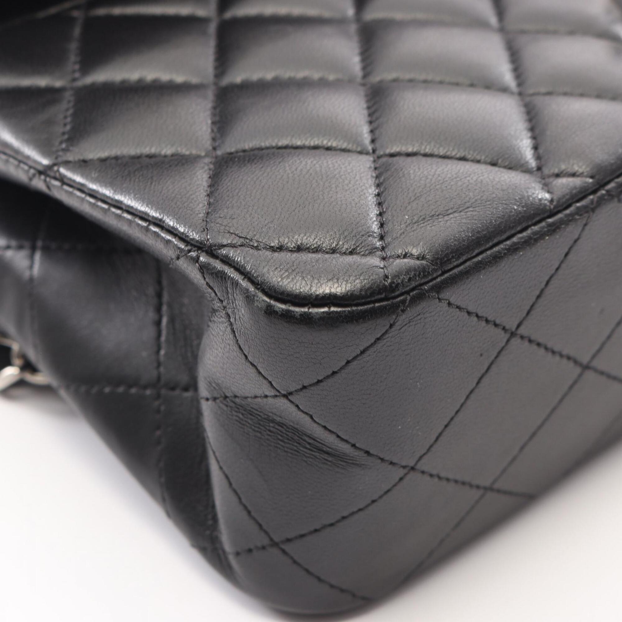 Chanel Black Leather Handbag Shoulder Bag (Pre-Owned)