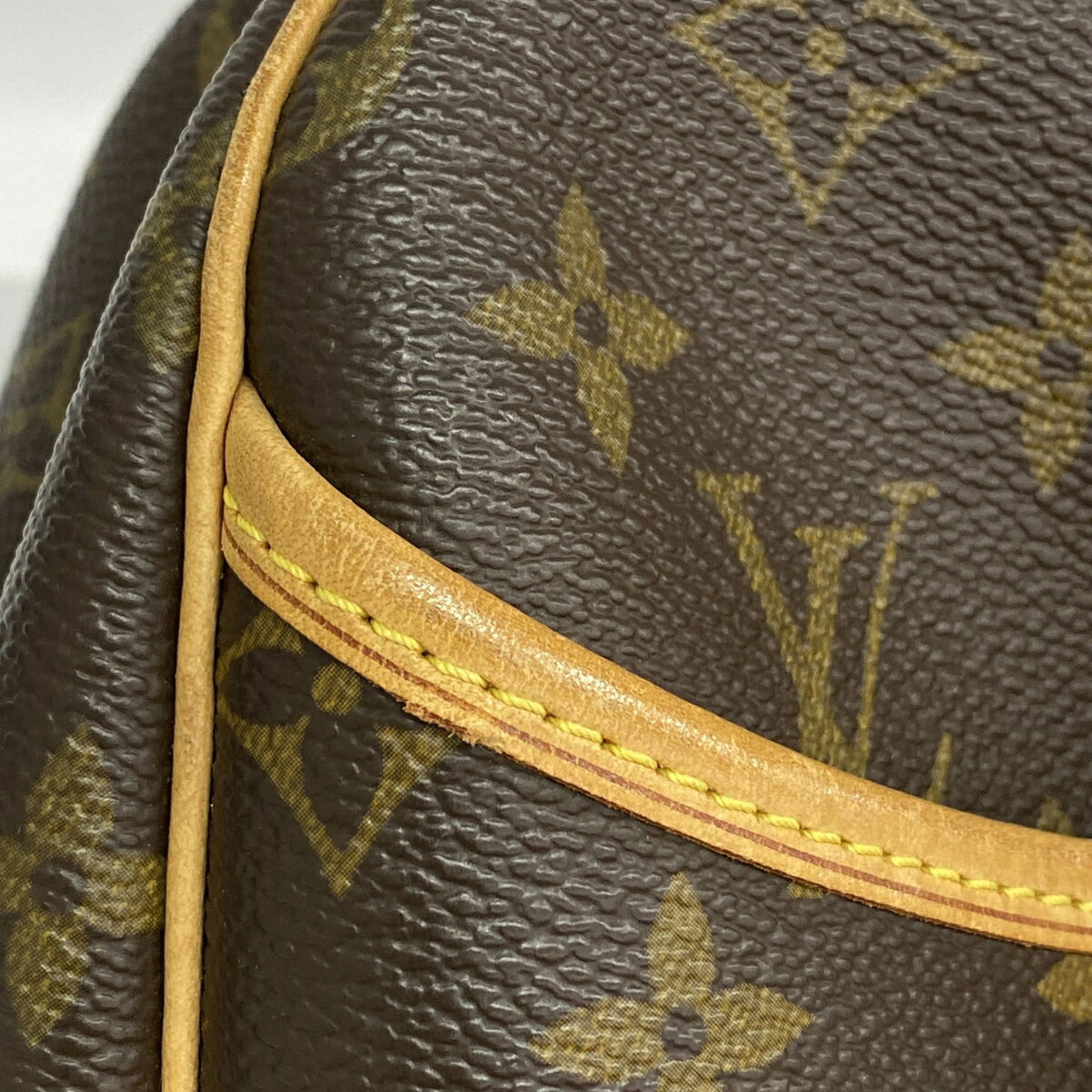 Louis Vuitton Brown Handbag (Pre-Owned)