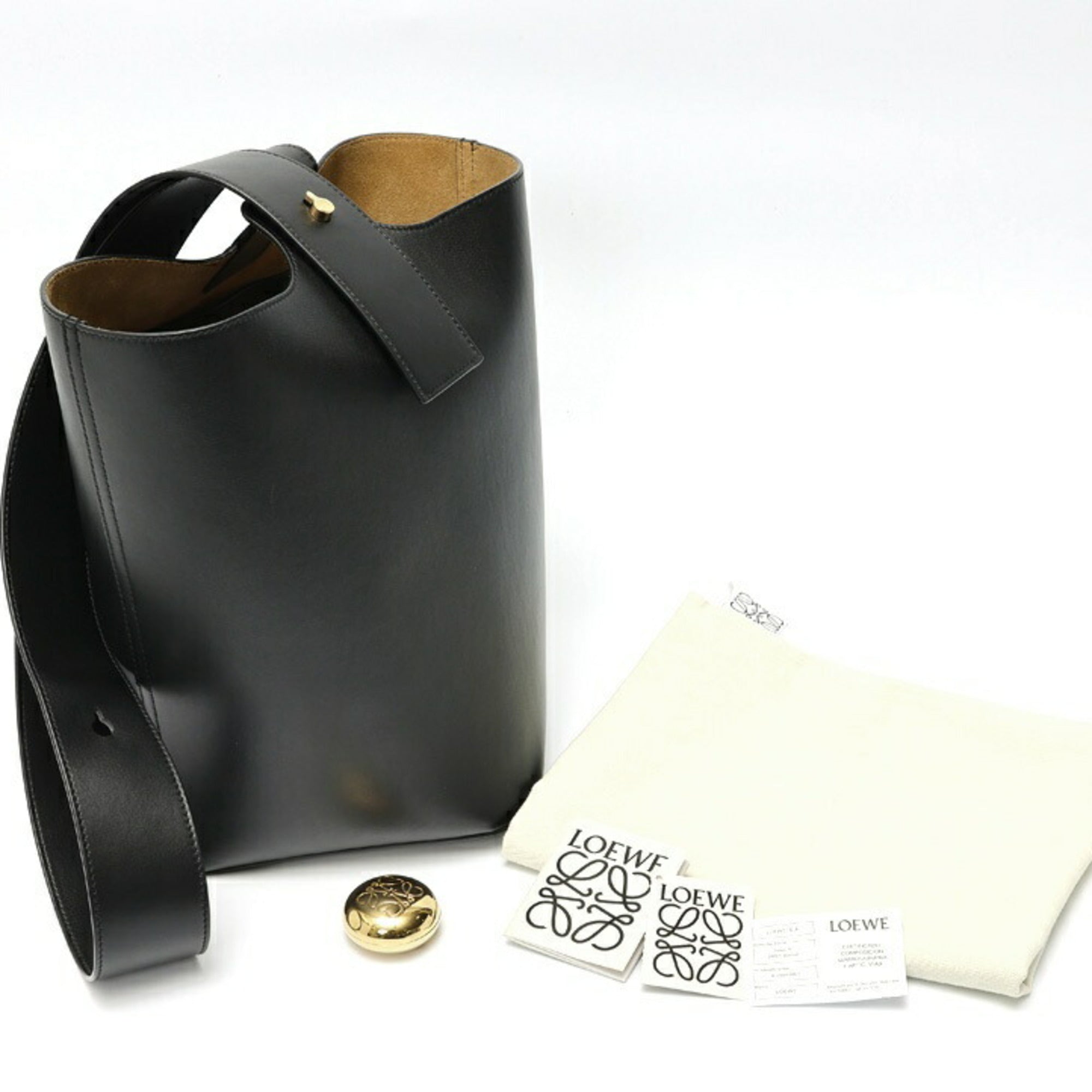 Loewe Black Leather Shoulder Bag (Pre-Owned)
