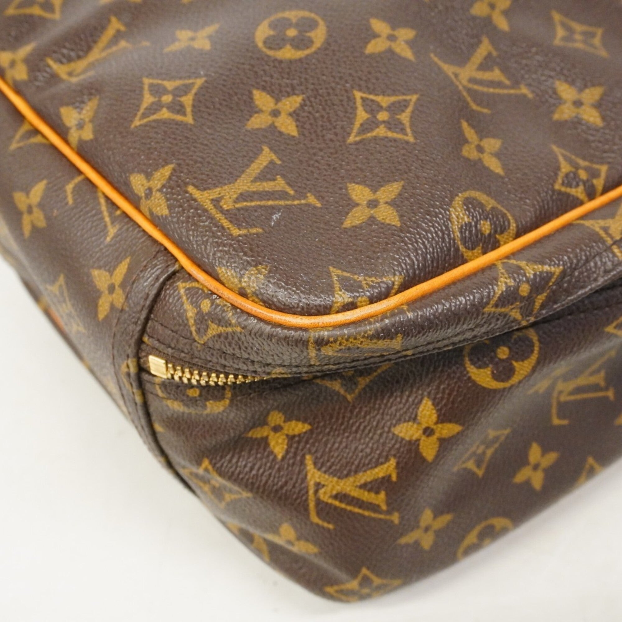 Louis Vuitton Brown Handbag (Pre-Owned)