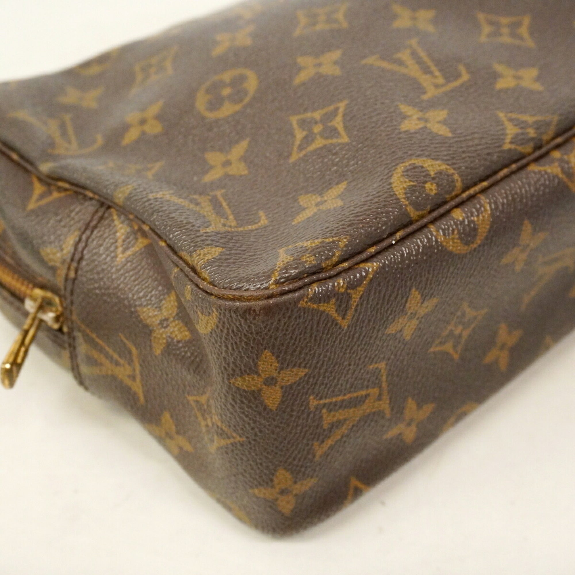 Louis Vuitton Brown Pouch (Pre-Owned)