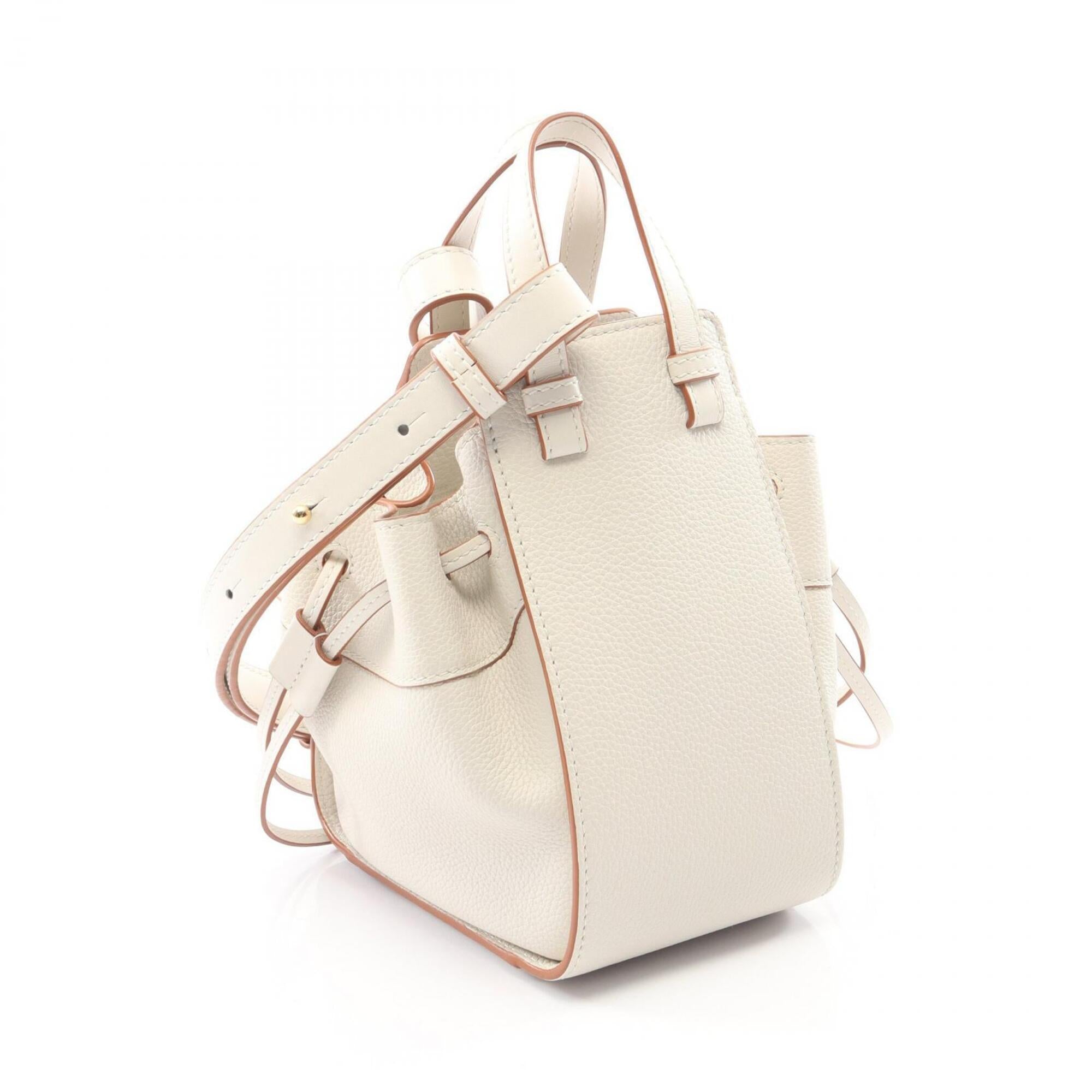 Loewe White Leather Handbag (Pre-Owned)