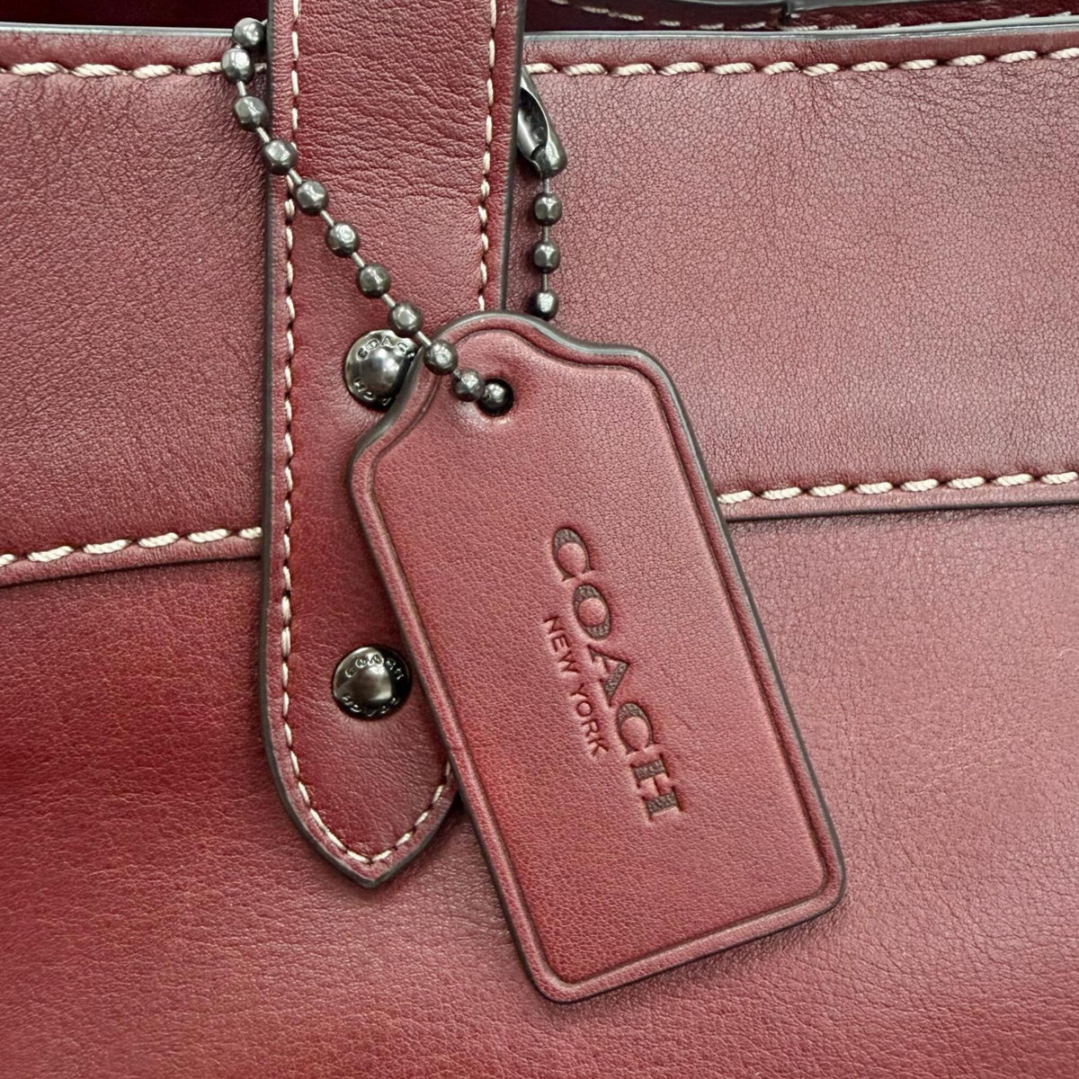 Coach Wine Leather Shoulder Bag (Pre-Owned)