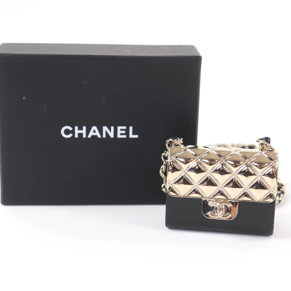 Chanel Black Gold Pouch (Pre-Owned)