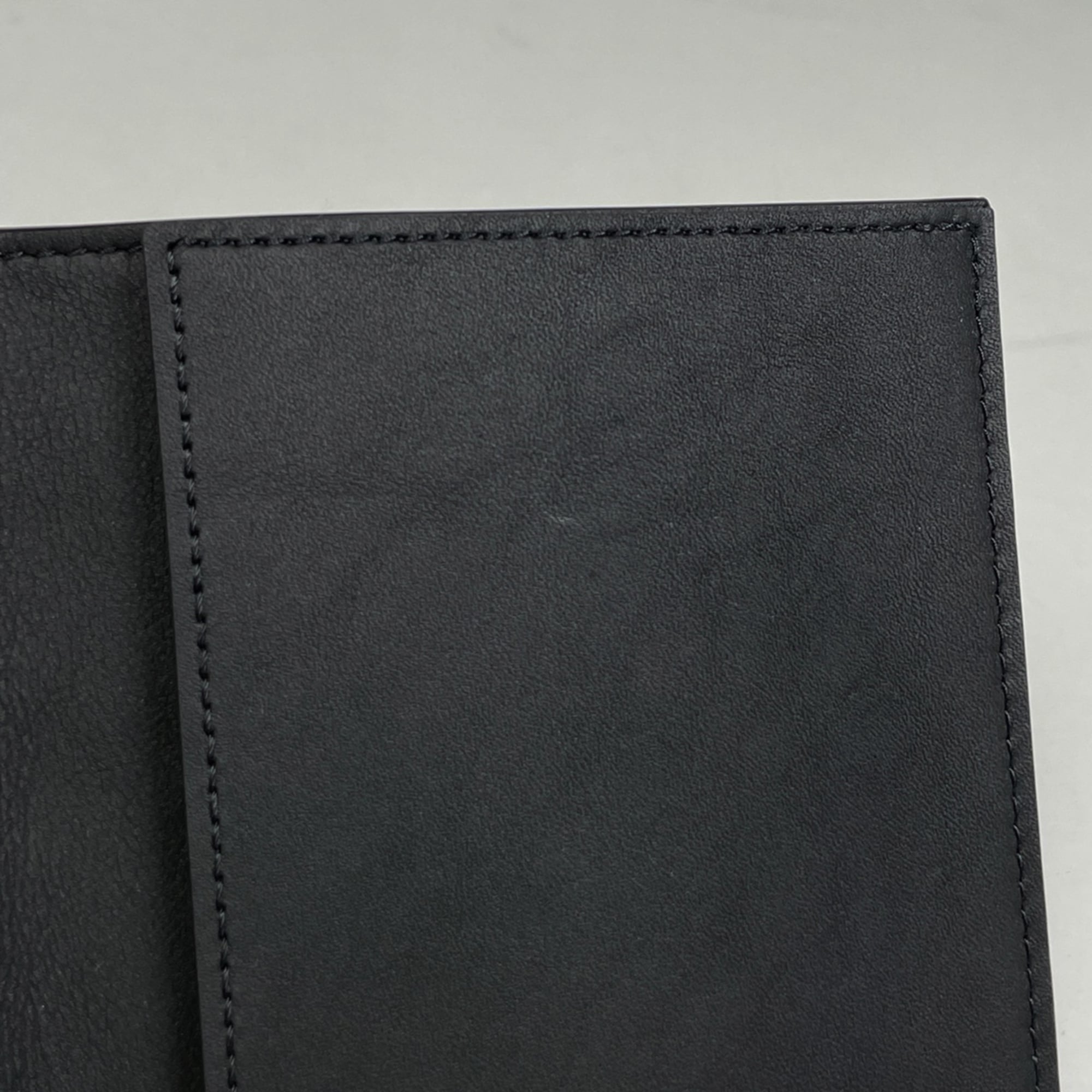 Louis Vuitton Black Leather (Pre-Owned)