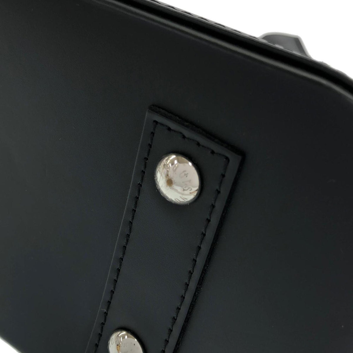 Louis Vuitton Epi Black Leather Handbag (Pre-Owned)