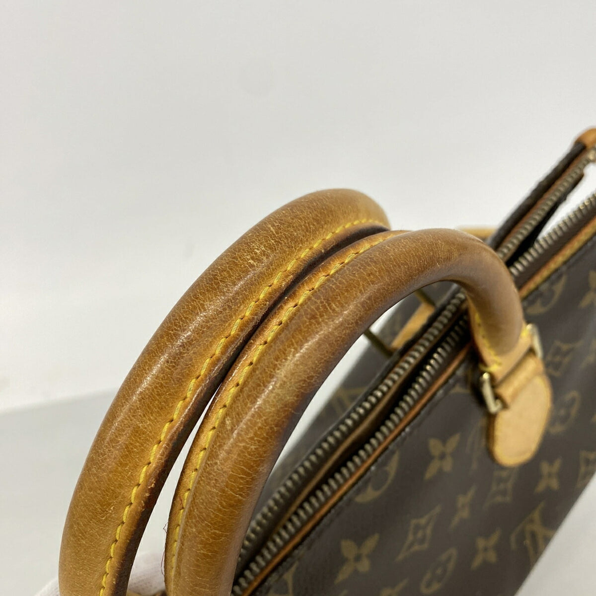 Louis Vuitton Brown Handbag (Pre-Owned)