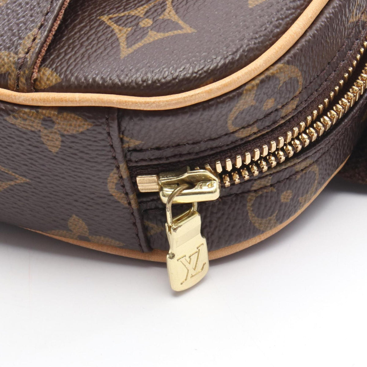 Louis Vuitton Brown Coated Canvas Leather Fanny Pack Handbag (Pre-Owned)