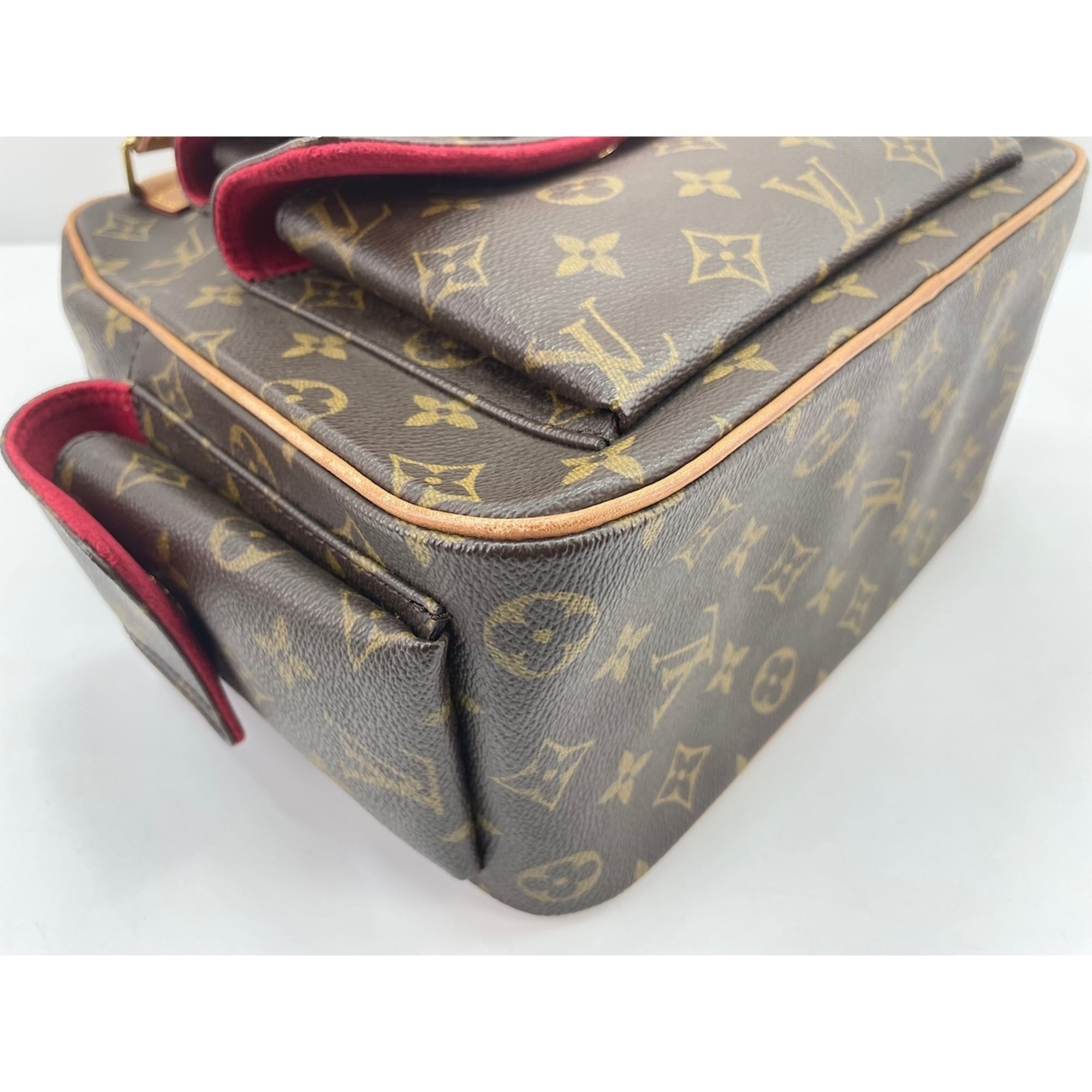 Louis Vuitton Brown Handbag (Pre-Owned)