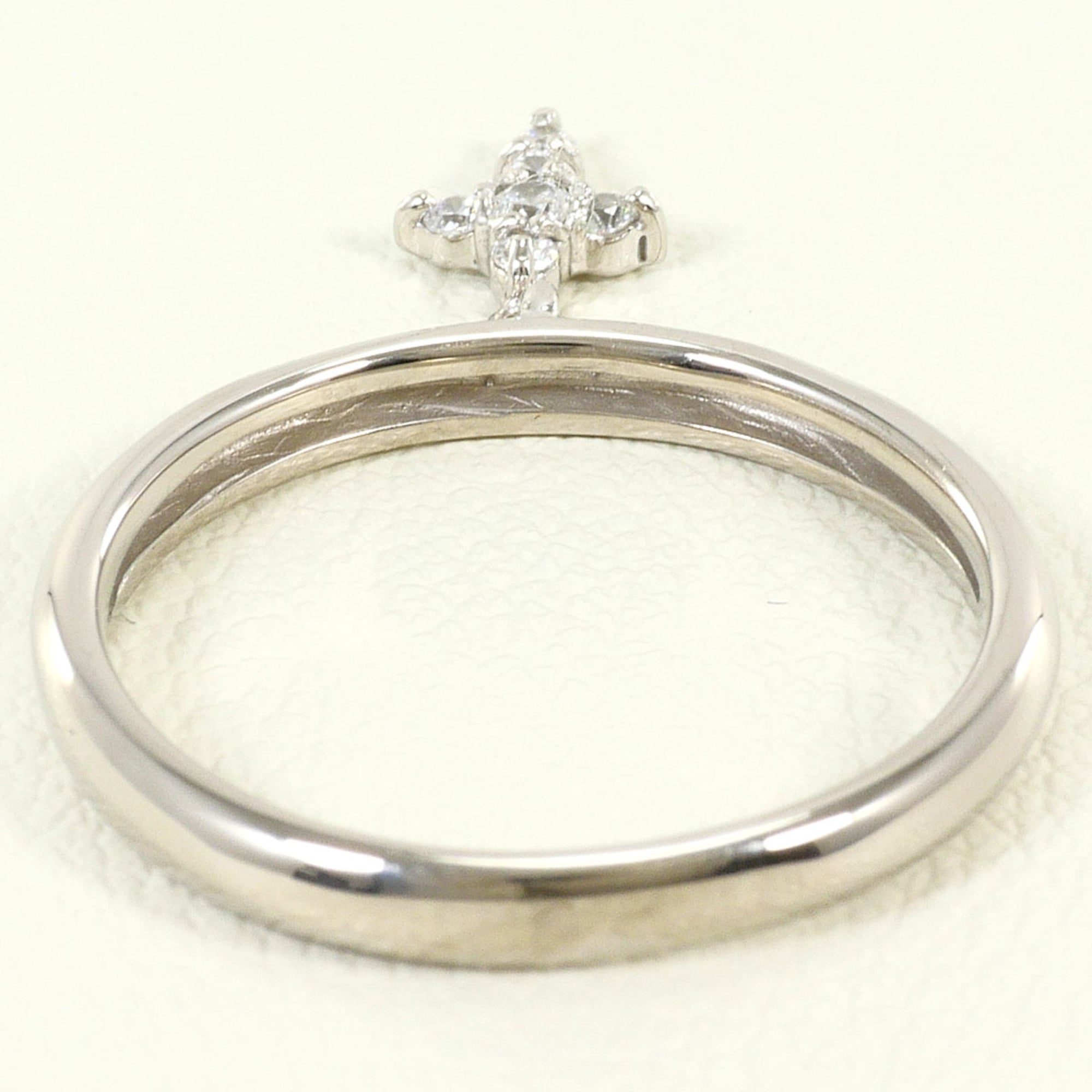 Unbranded White Gold White Gold (18K) Band Ring (Pre-Owned)