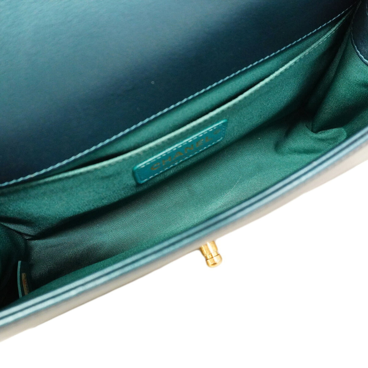 Chanel Blue Leather Shoulder Bag (Pre-Owned)