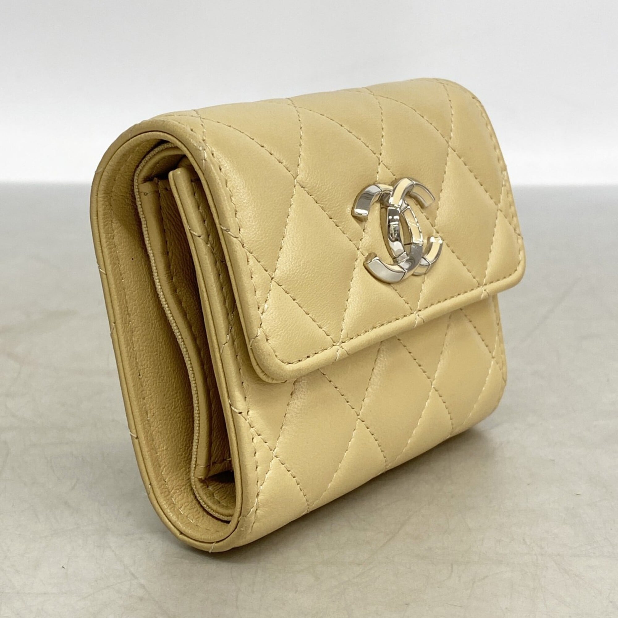Chanel Beige Leather Wallet (Tri-Fold) (Pre-Owned)