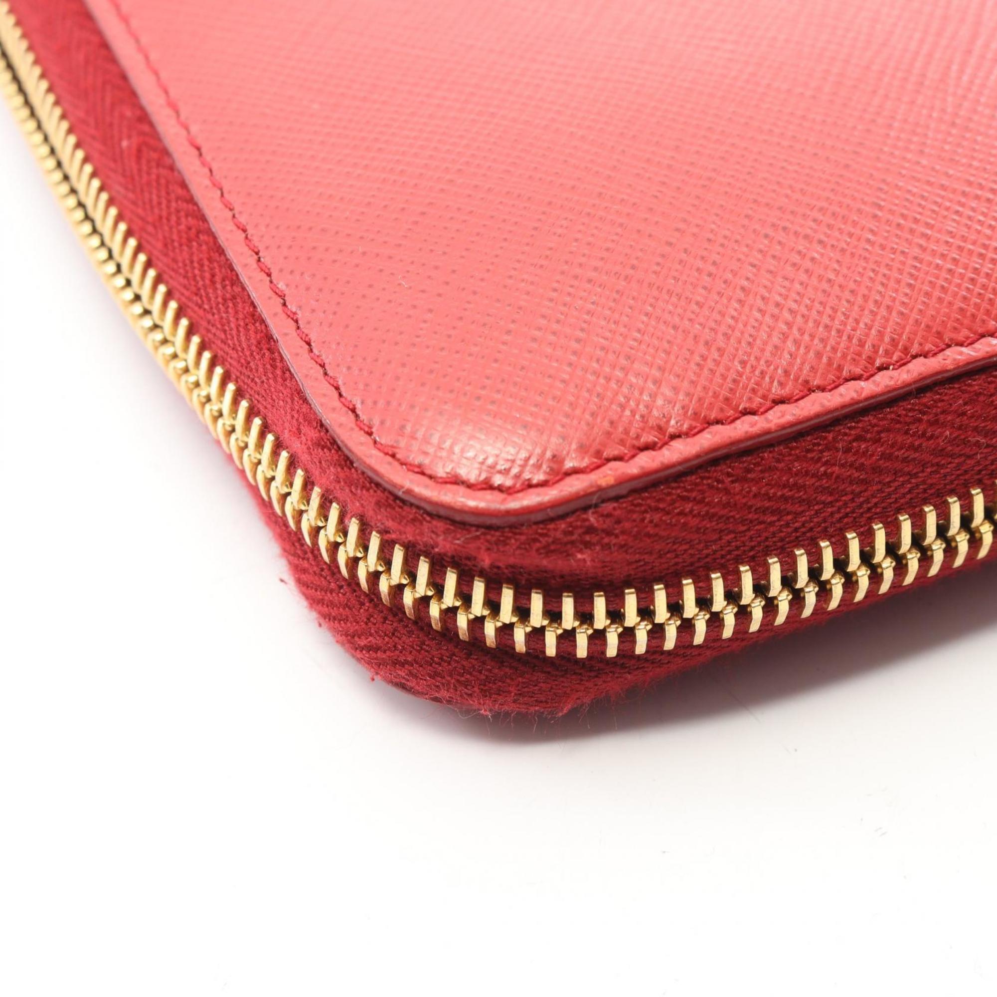 Prada Red Color Leather Long Wallet (Bi-Fold) (Pre-Owned)