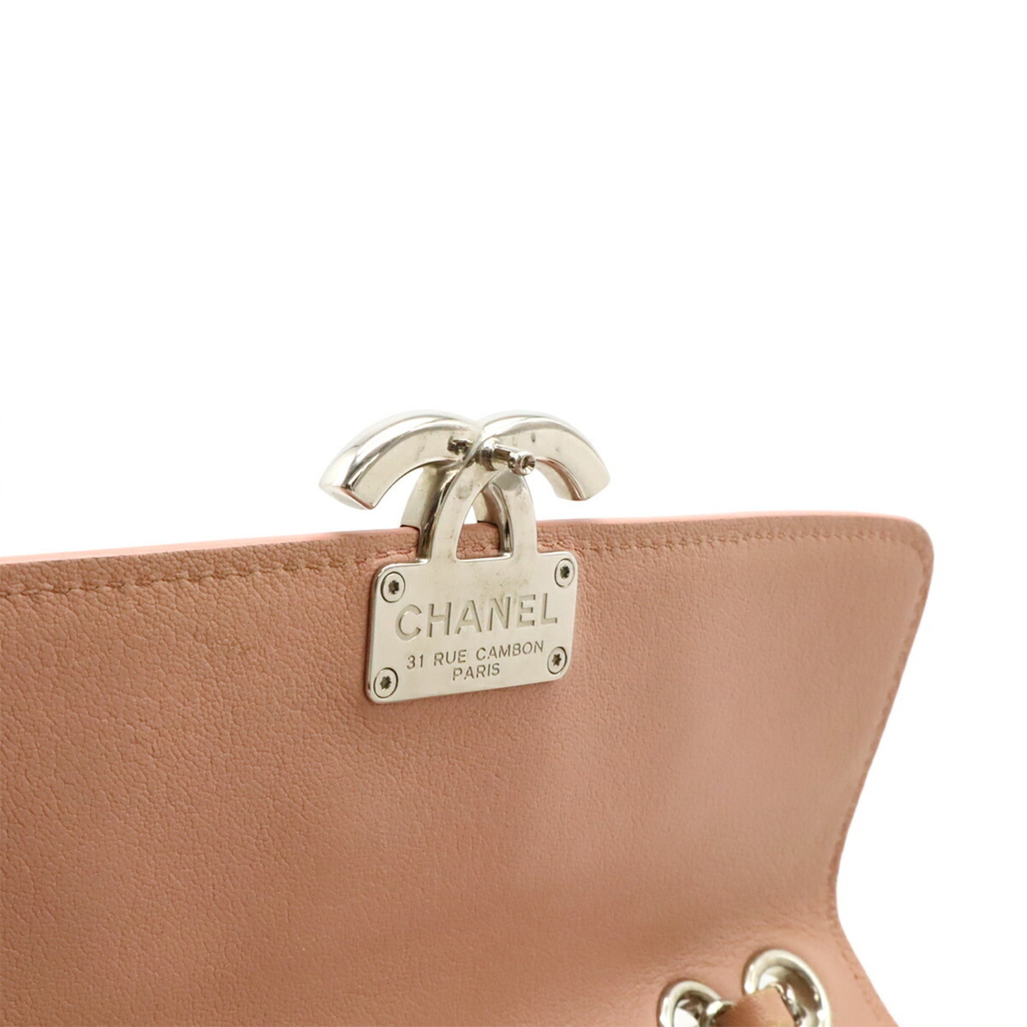 Chanel Pink Leather Shoulder Bag (Pre-Owned)