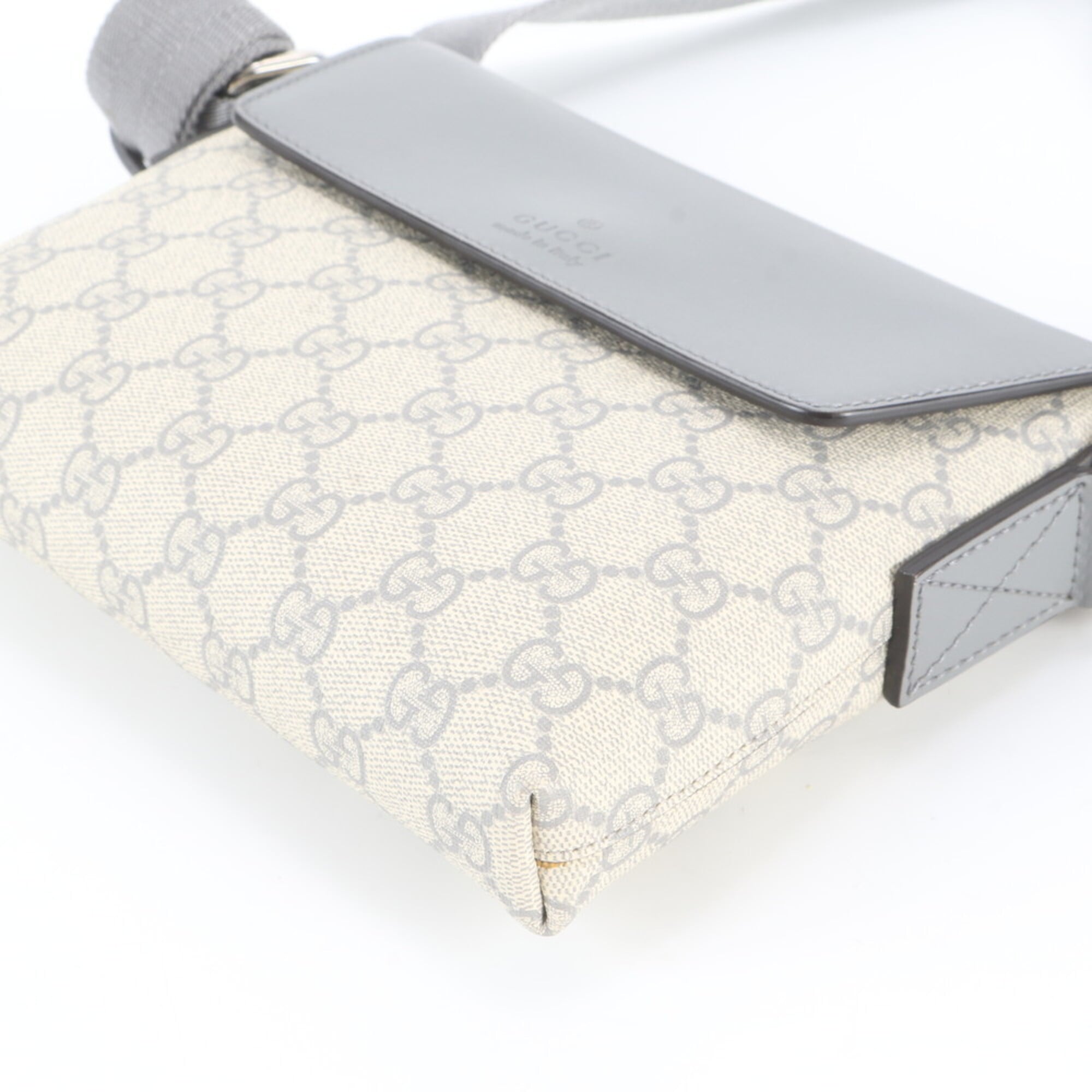 Gucci Beige Gray Leather Coated Canvas Messenger Bag Shoulder Bag (Pre-Owned)