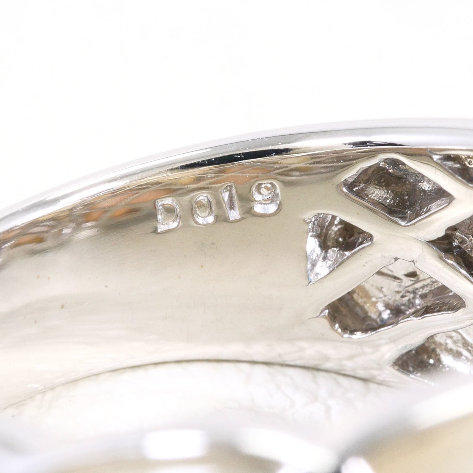 Unbranded White Gold White Gold (18K) Band Ring (Pre-Owned)
