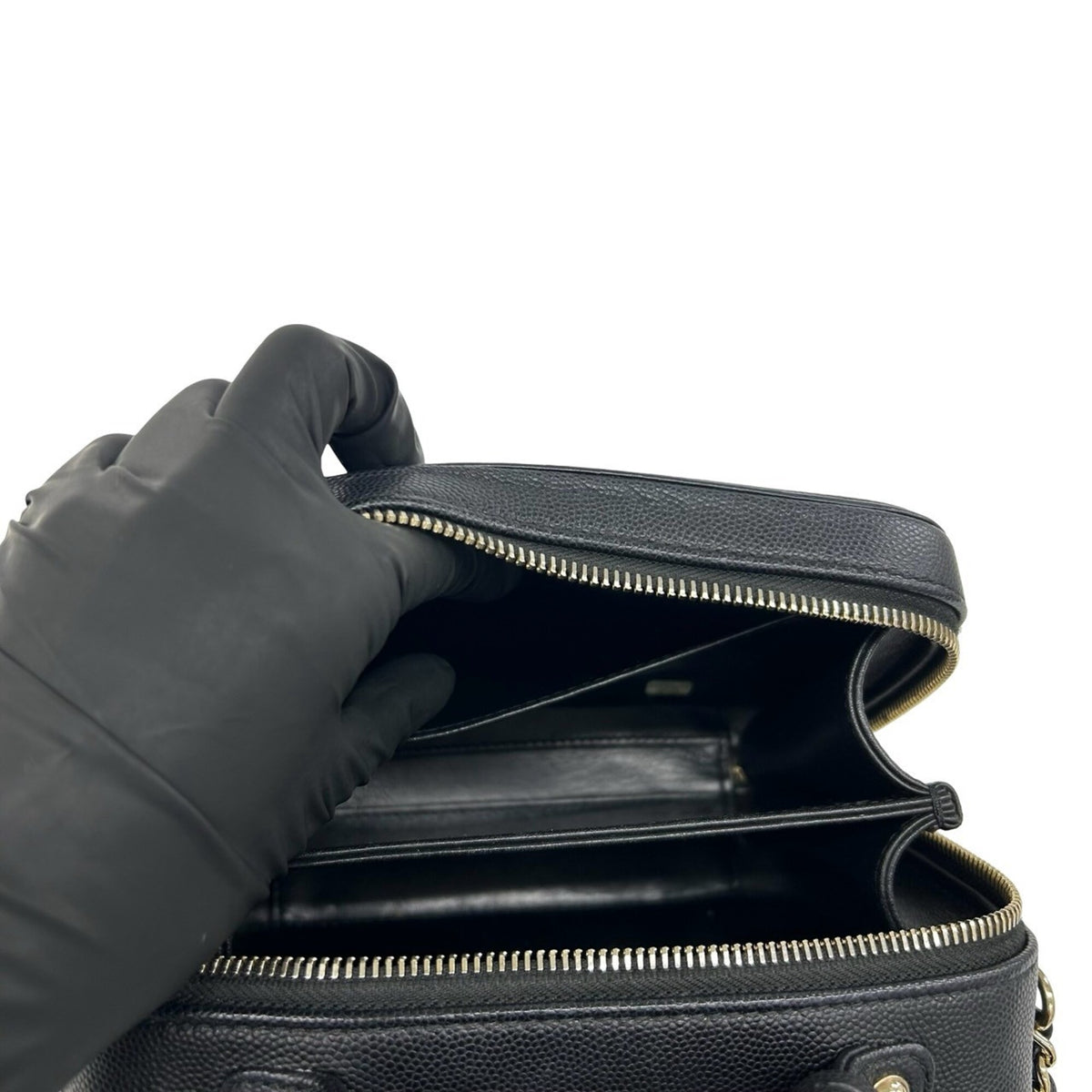 Chanel Black Grained Calfskin Handbag Shoulder Bag (Pre-Owned)