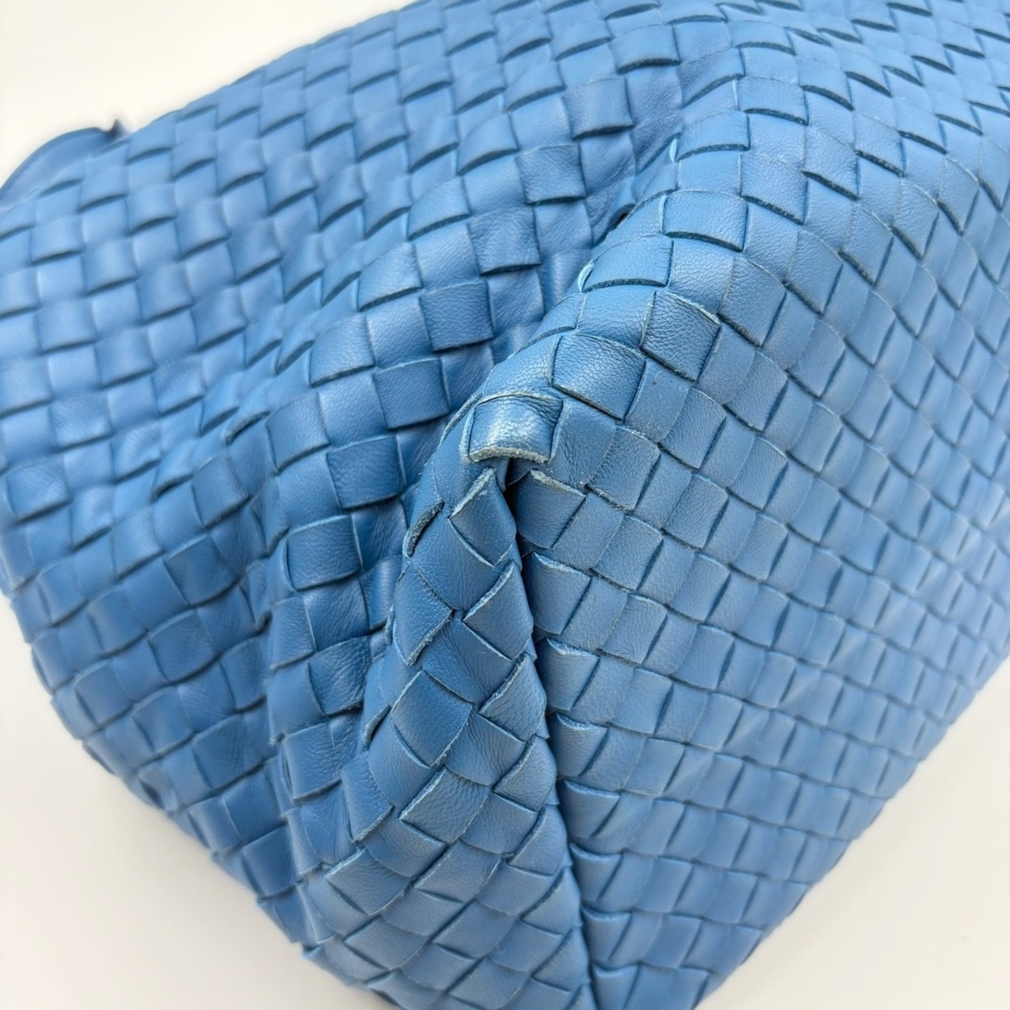 Bottega Veneta Blue Intrecciato Tote Bag (Pre-Owned)
