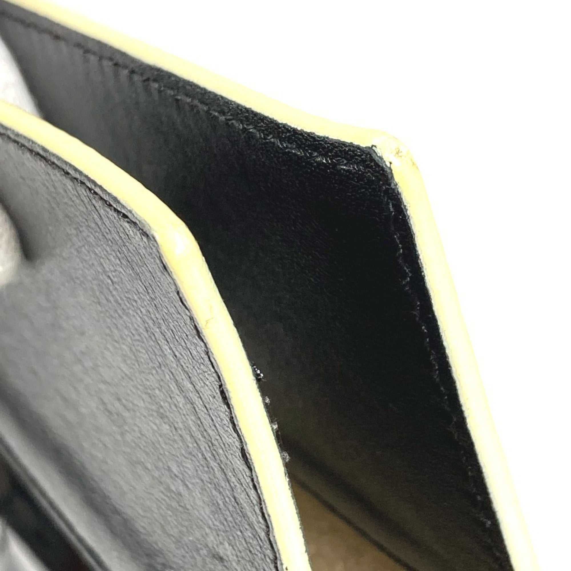 Chanel Black Leather Handbag (Pre-Owned)