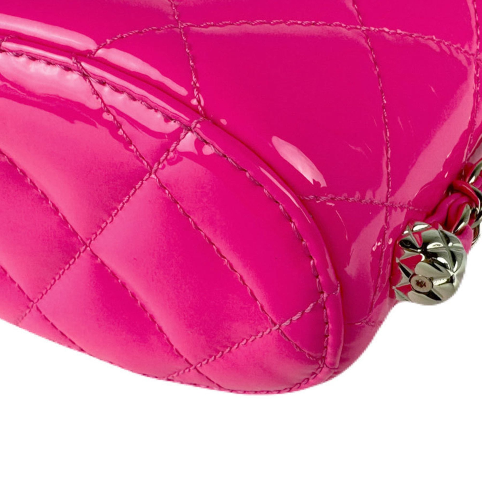 Chanel Pink Patent Leather Shoulder Bag (Pre-Owned)