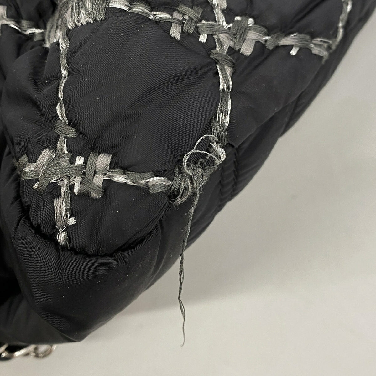 Chanel Black Nylon Shoulder Bag (Pre-Owned)