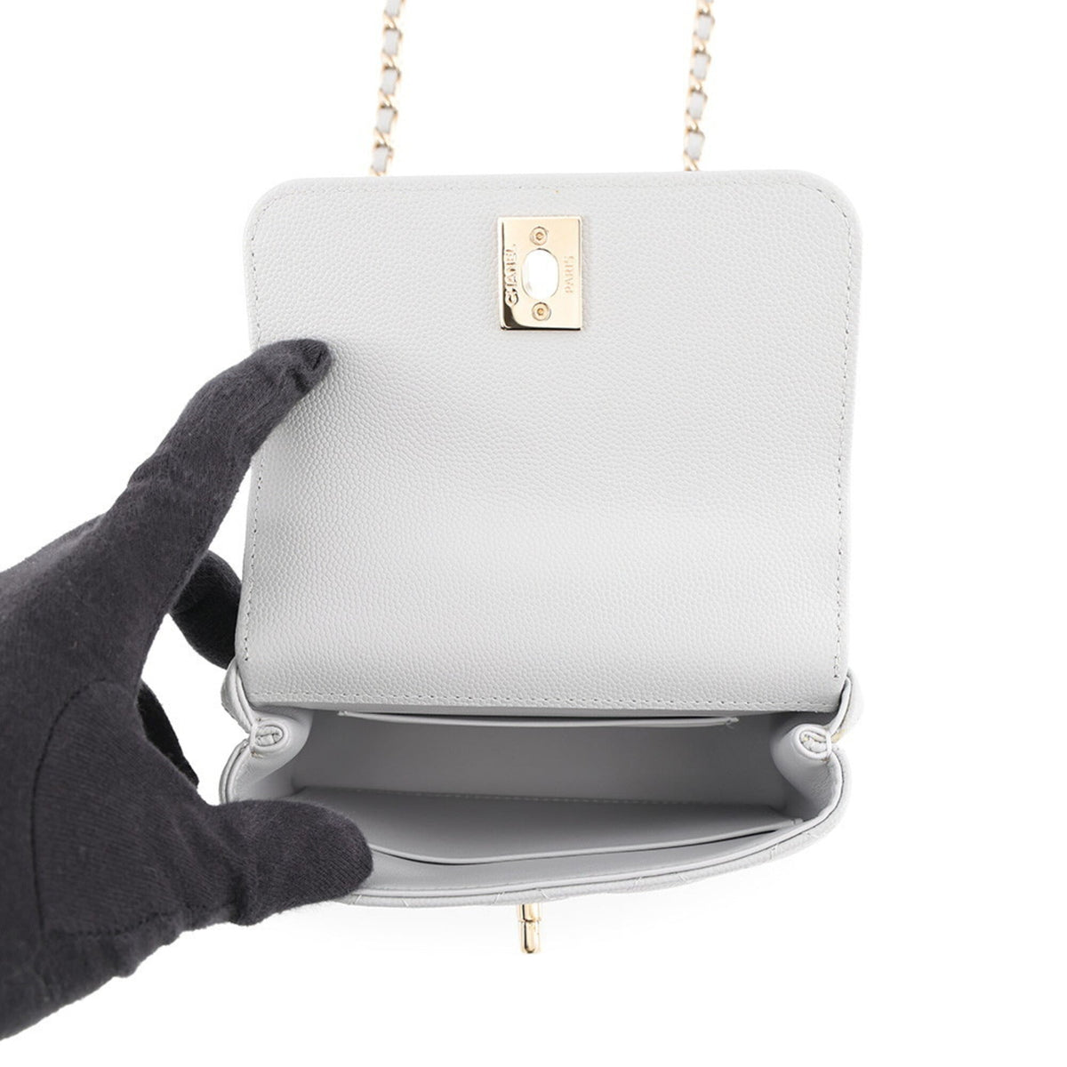 Chanel Matelasse Light Gray Grained Calfskin Handbag Shoulder Bag (Pre-Owned)