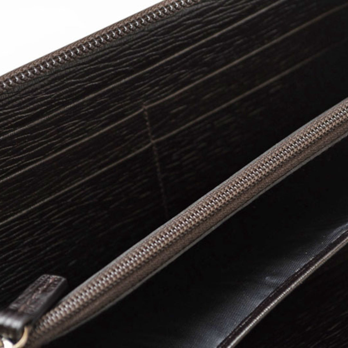 Salvatore Ferragamo Gancini Dark Brown Red Color Leather Long Wallet (Bi-Fold) (Pre-Owned)
