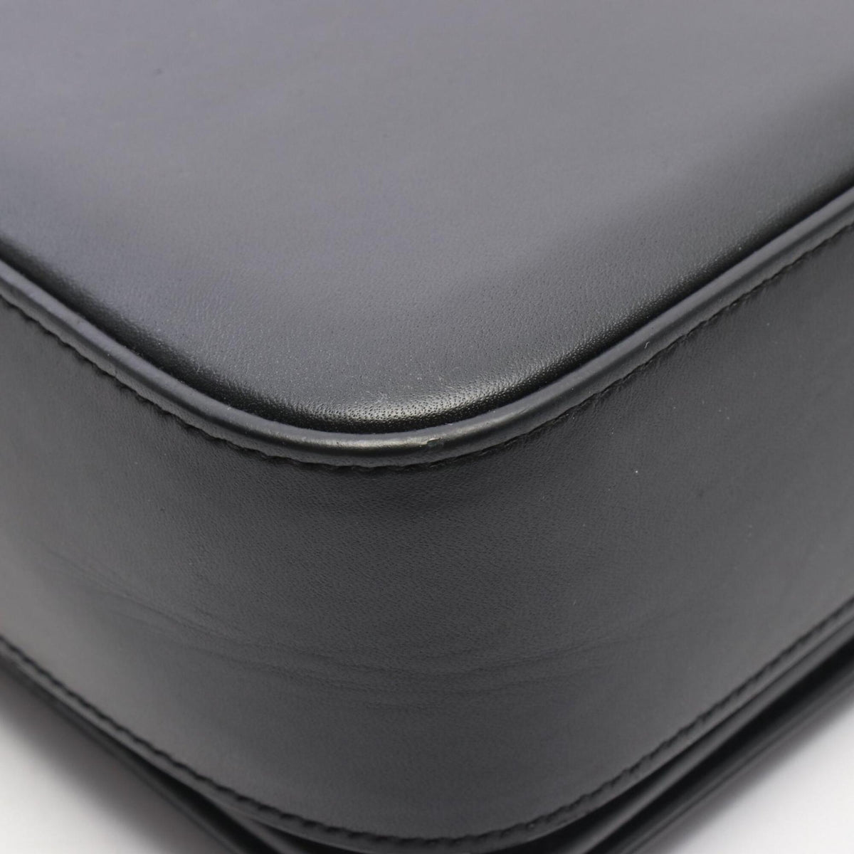 Yves Saint Laurent Black Leather Shoulder Bag (Pre-Owned)